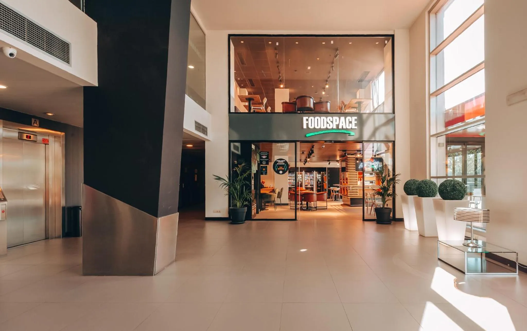 Restaurant/places to eat in Vértice Roomspace