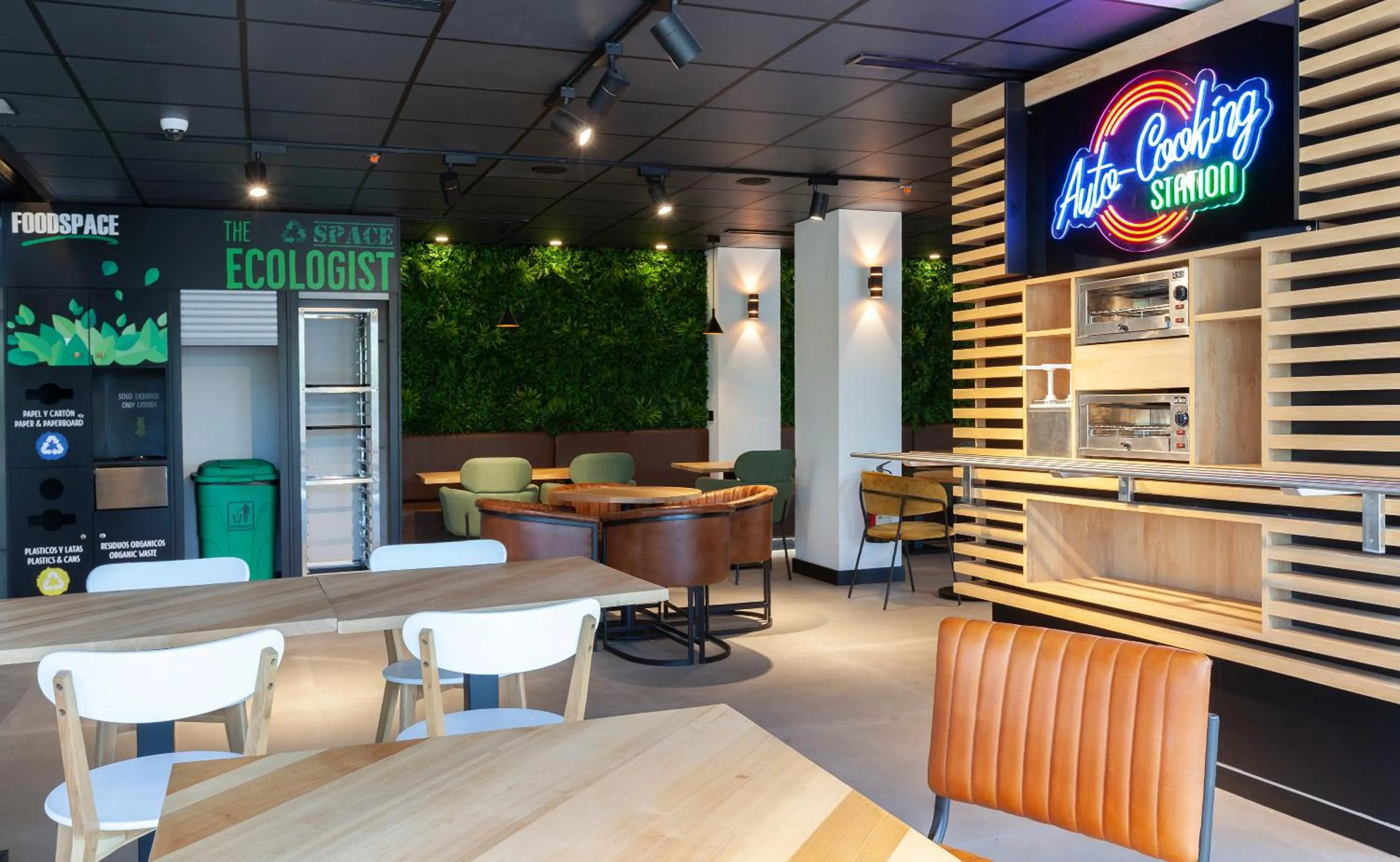 Restaurant/places to eat in Vértice Roomspace