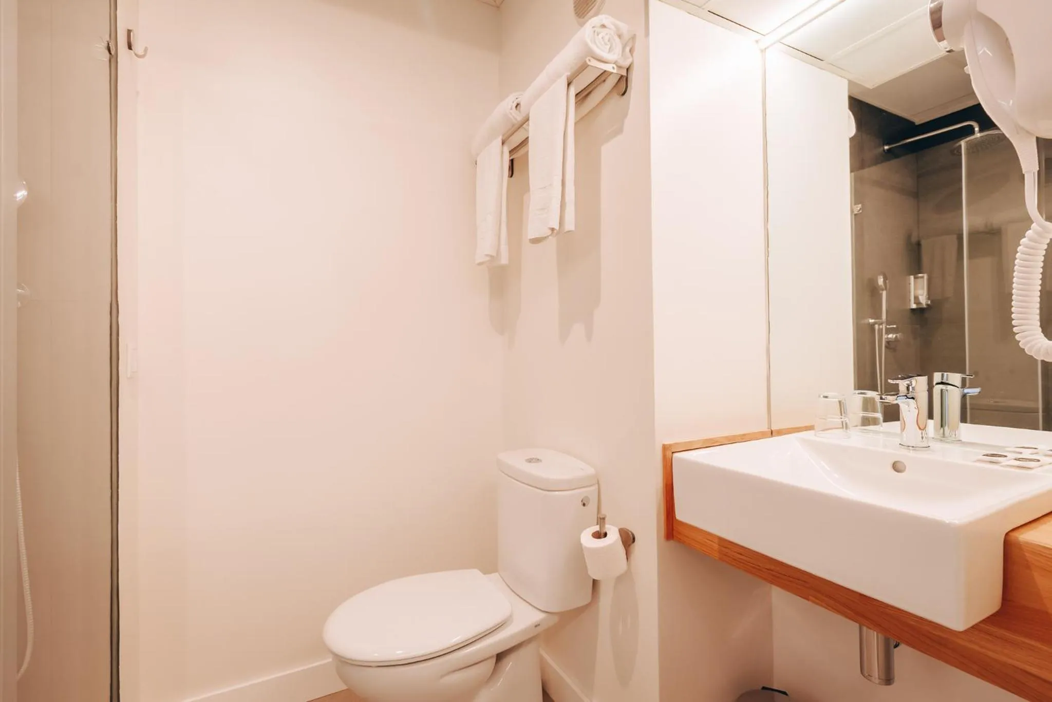 Bathroom in Vértice Roomspace