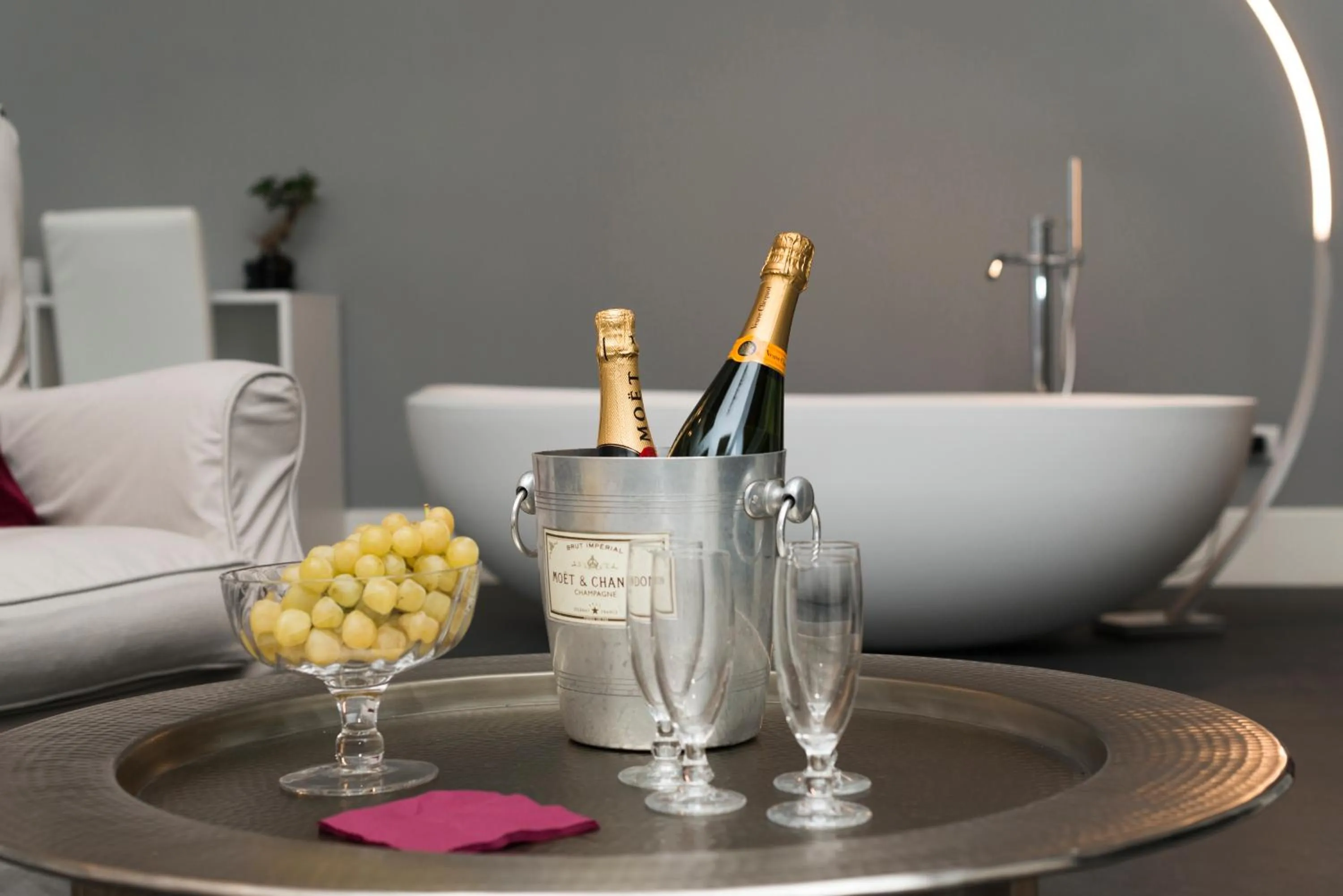 Decorative detail in Foro Carolino S&B