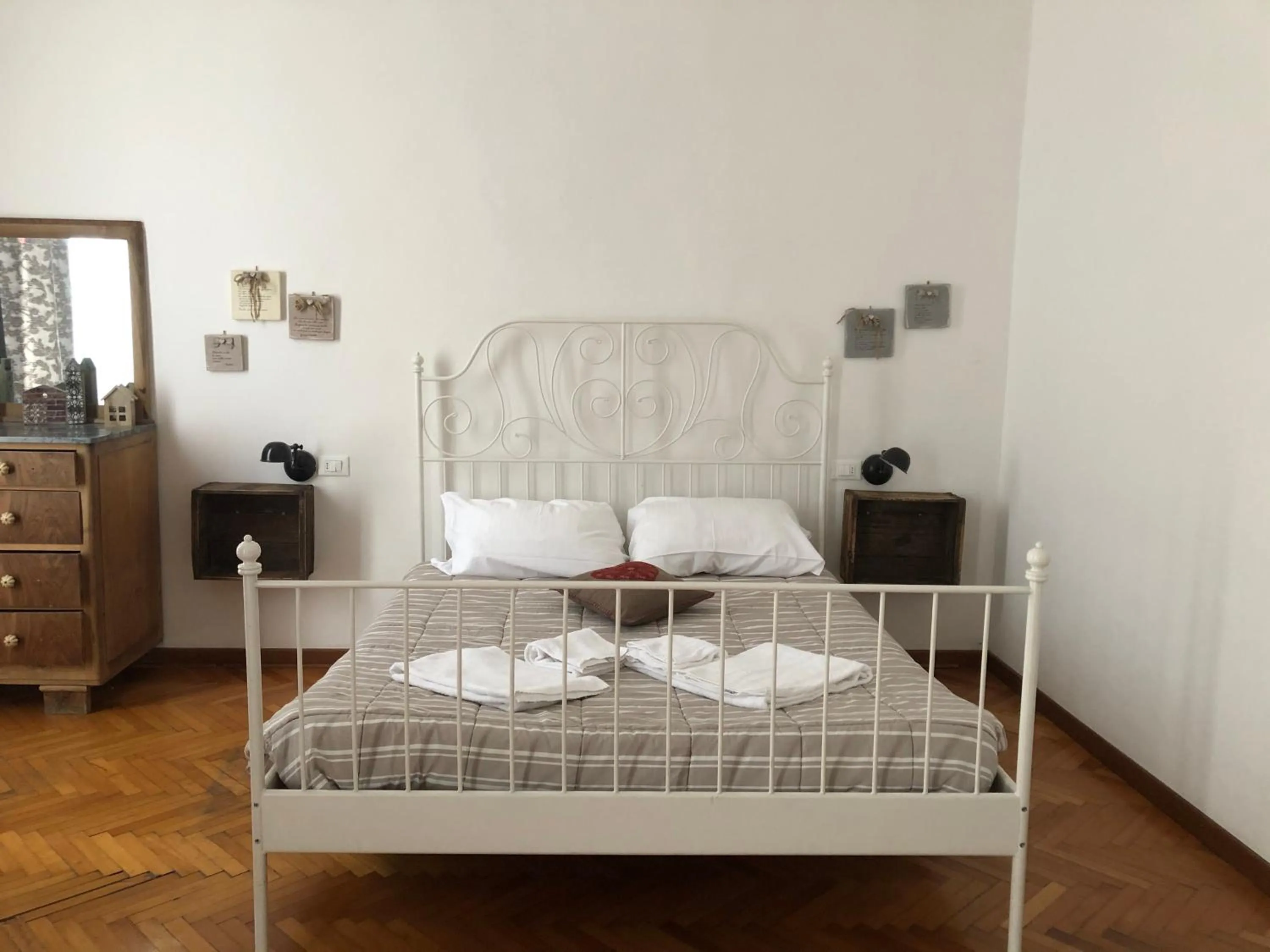 Bed in Ai Leoni