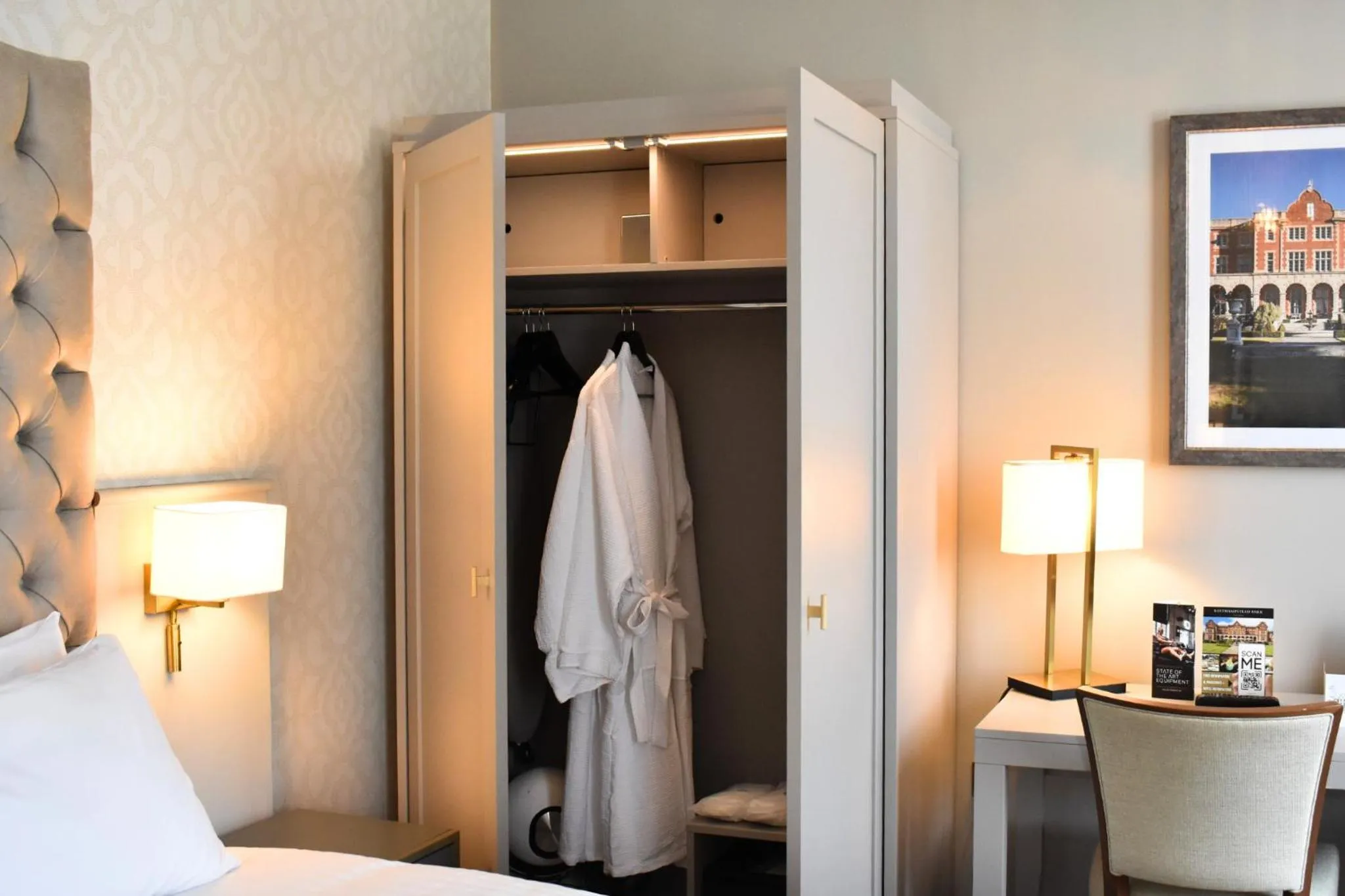 wardrobe, Bed in Easthampstead Park