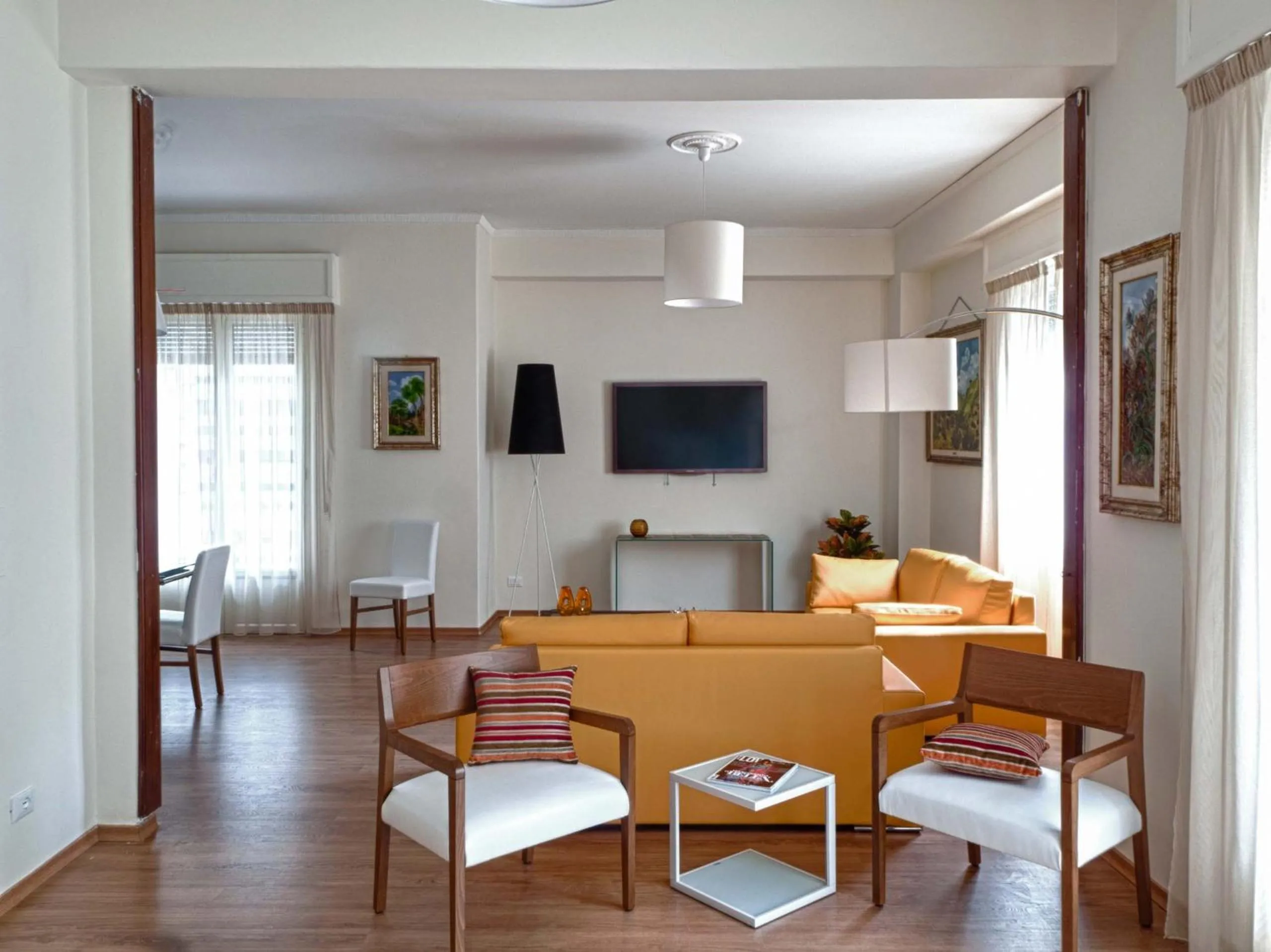 Communal lounge/ TV room in Residenza Wagner