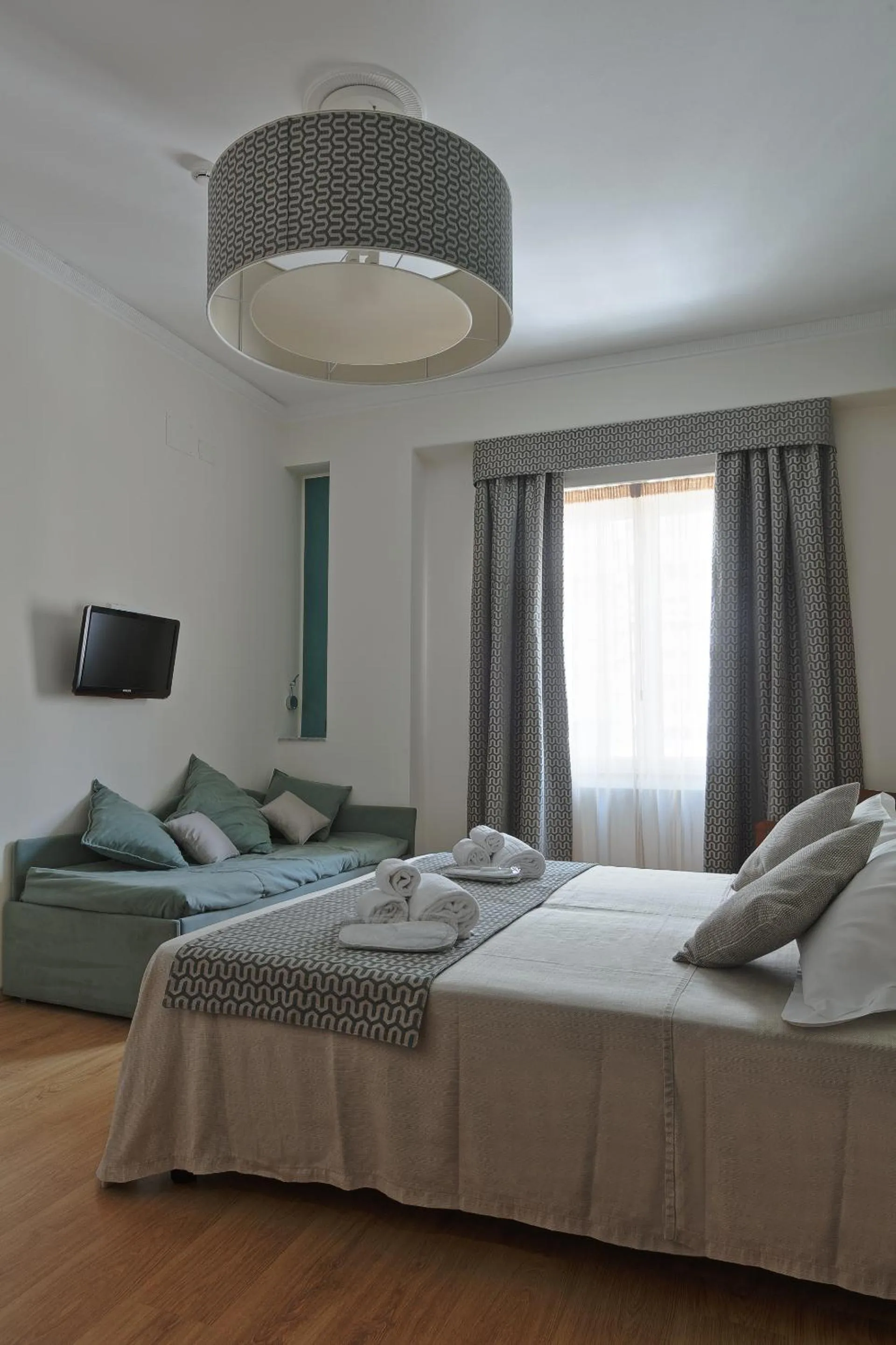 Photo of the whole room, Bed in Residenza Wagner