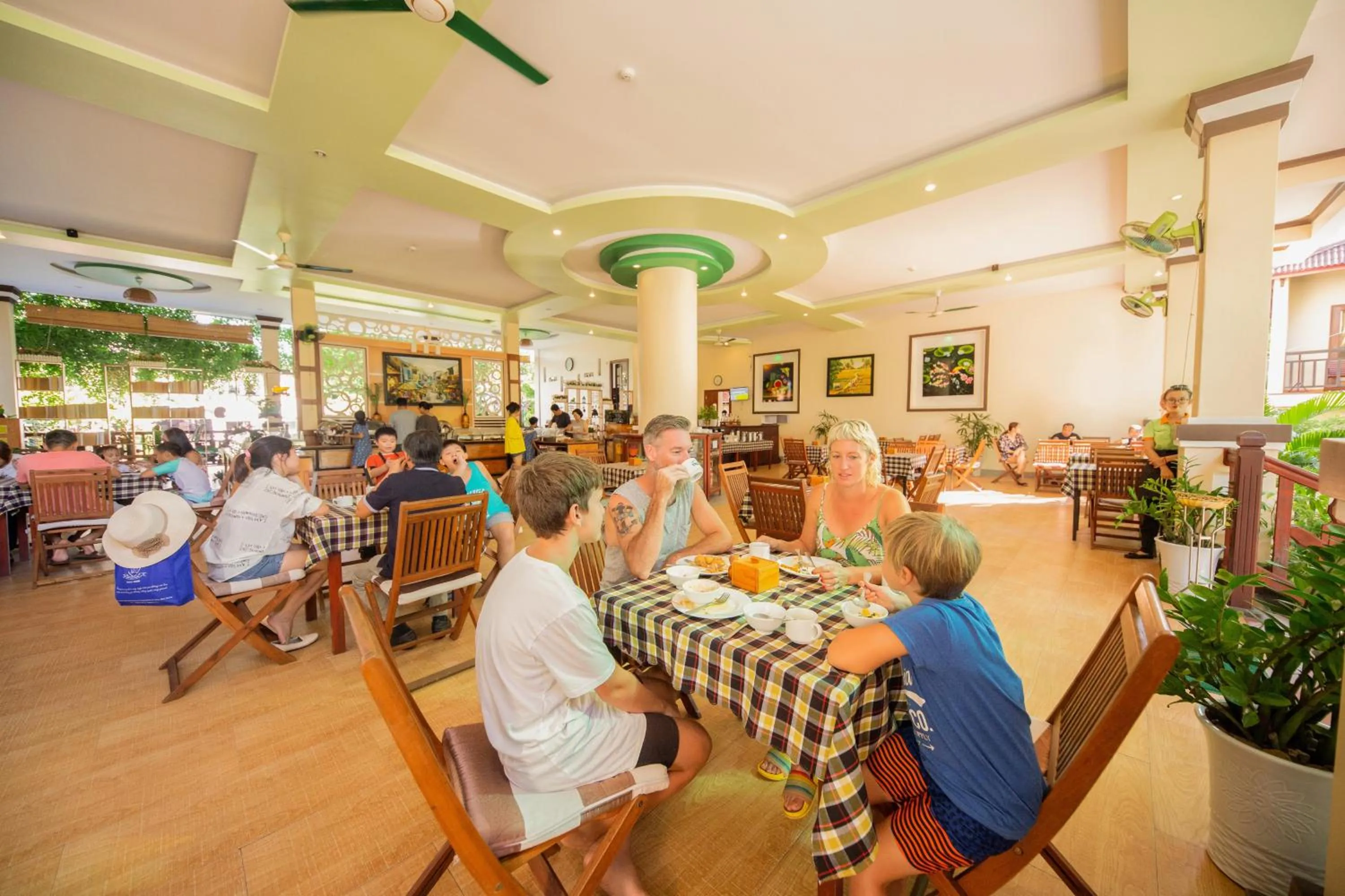 Restaurant/places to eat in Bao Quynh Bungalow