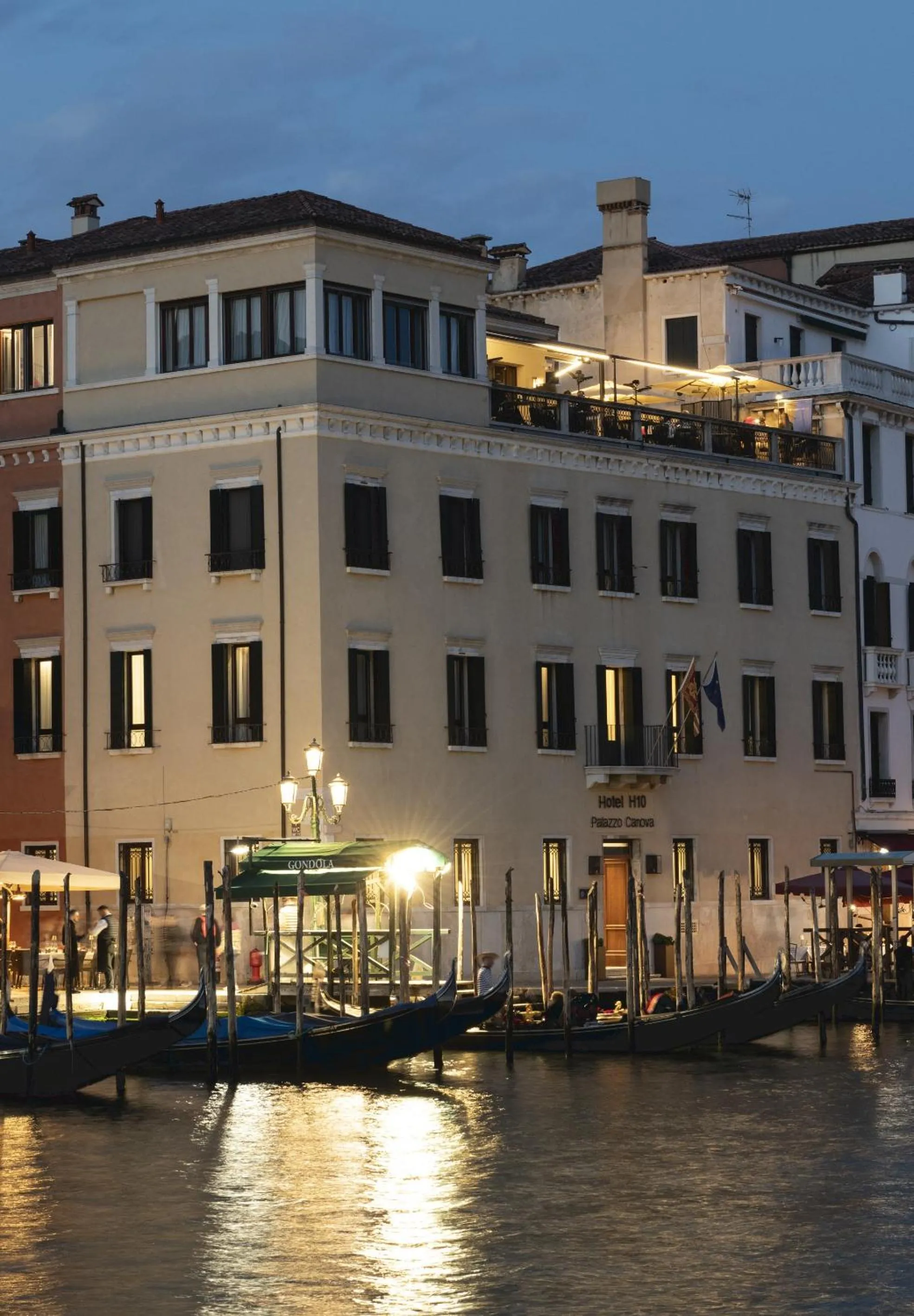 Property building in H10 Palazzo Canova