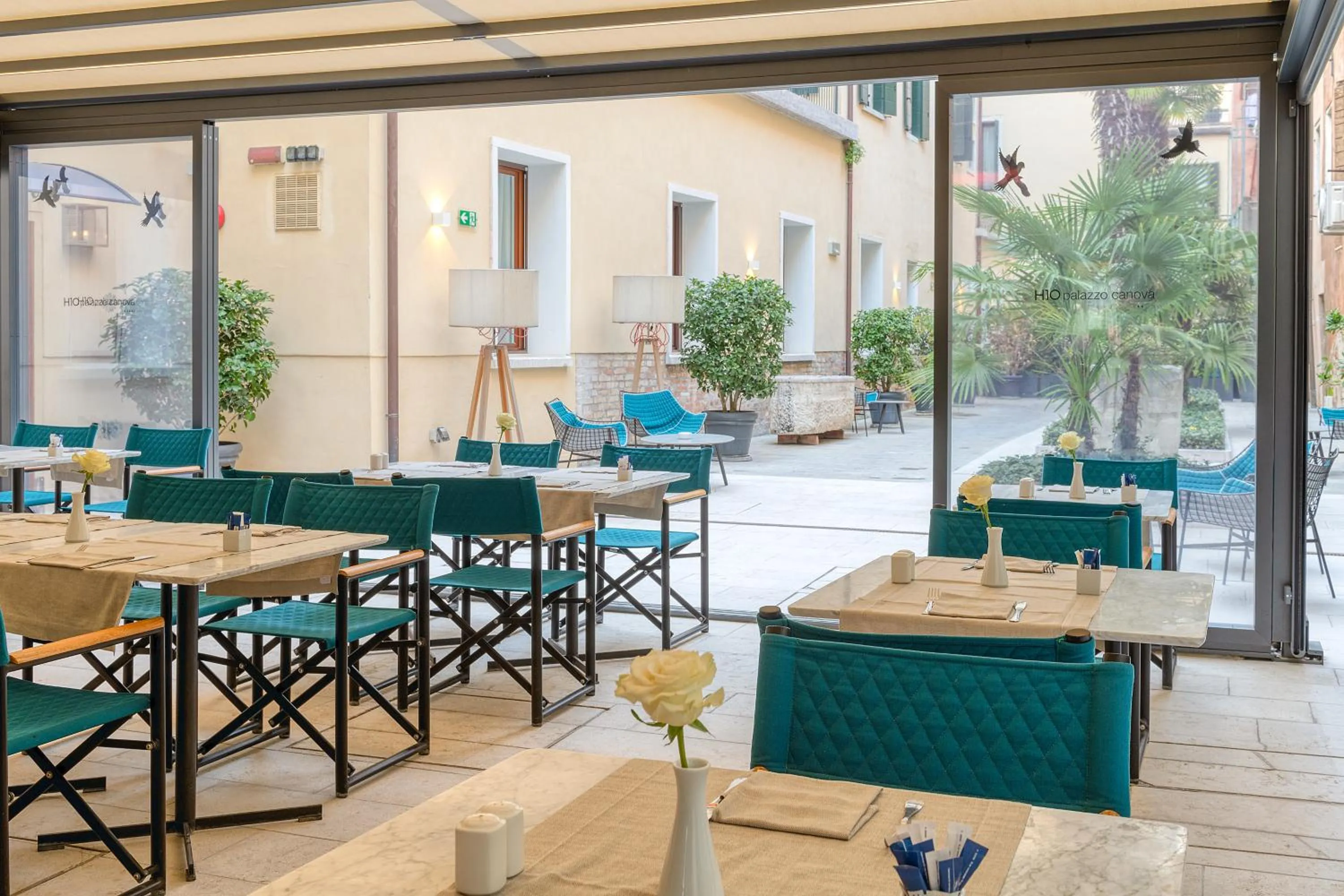 Patio in H10 Palazzo Canova