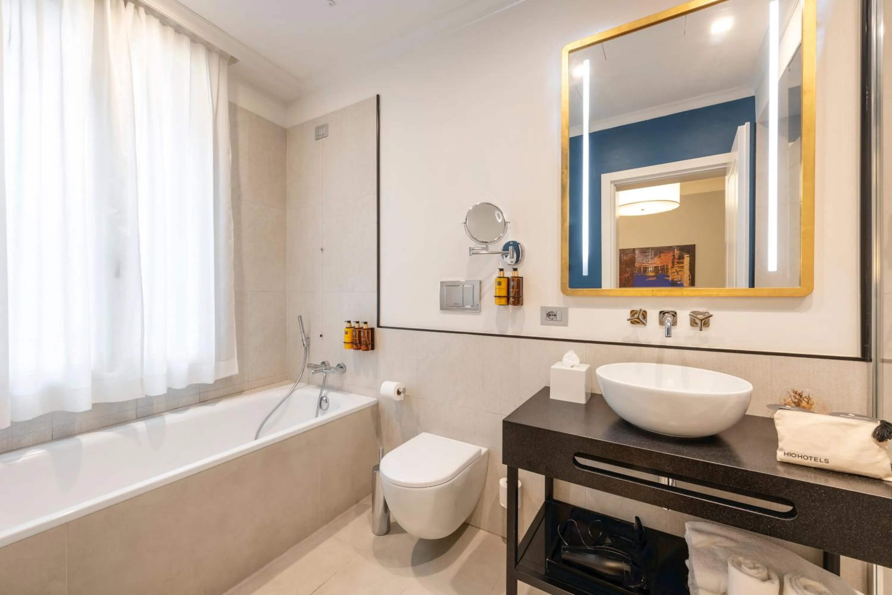 Bathroom in H10 Palazzo Canova