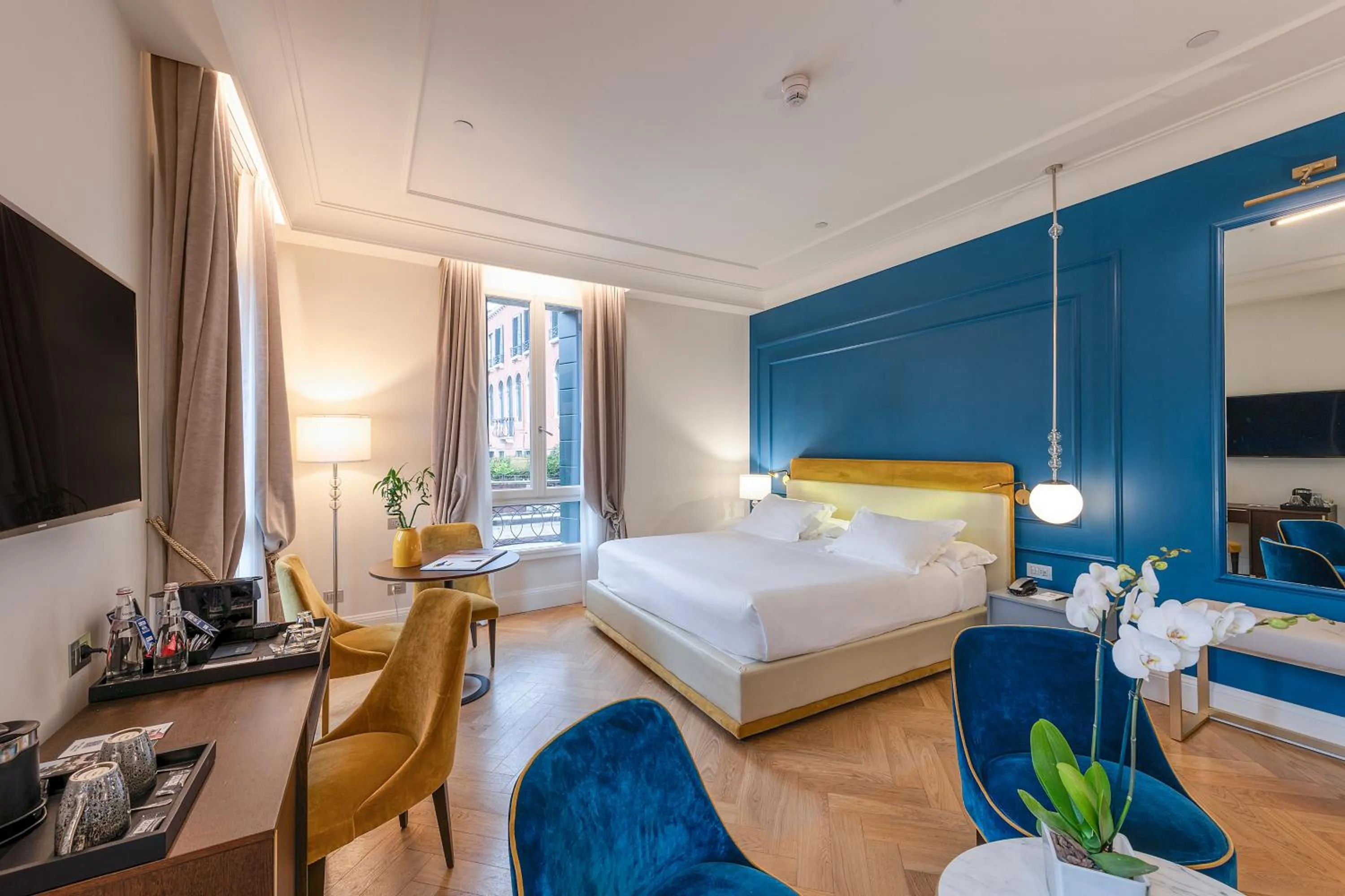 Bedroom, Bed in H10 Palazzo Canova