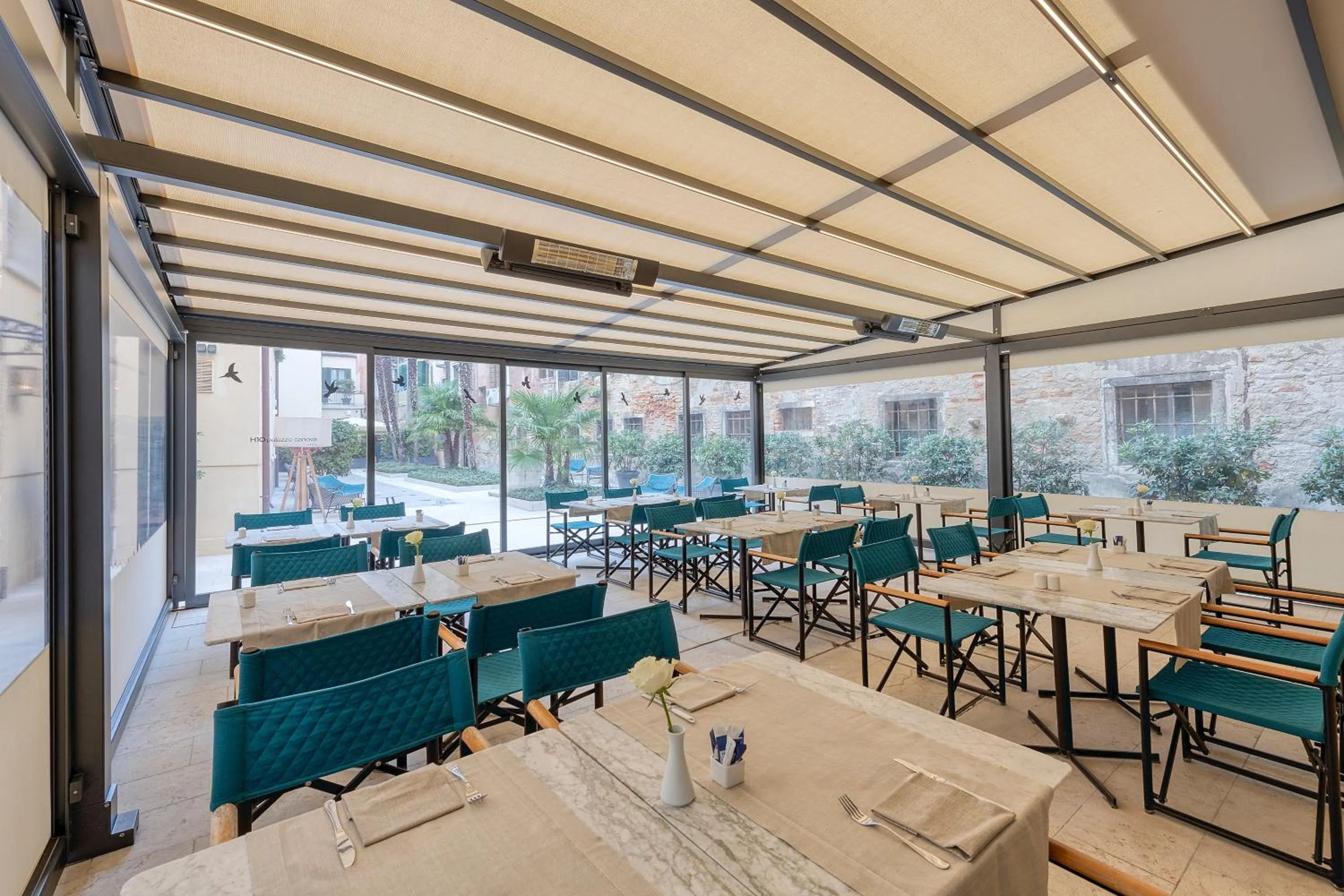 Patio in H10 Palazzo Canova