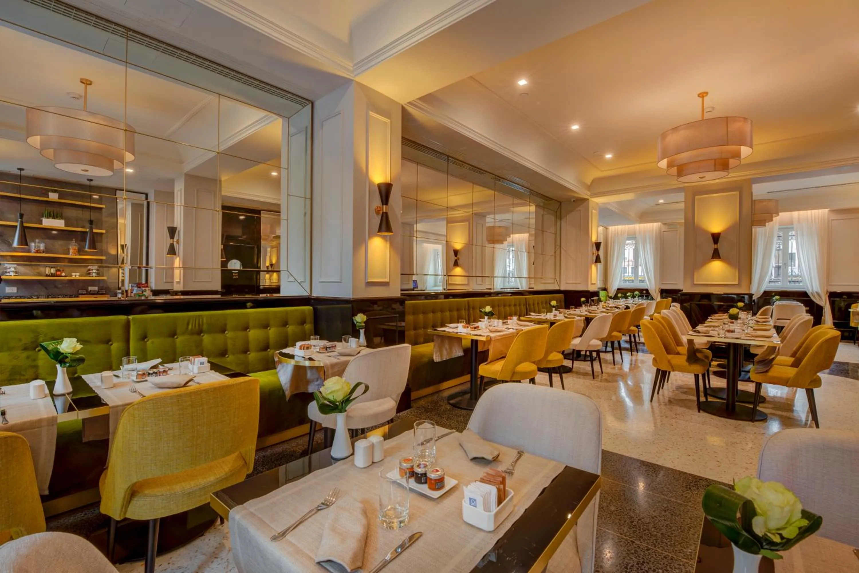 Breakfast in H10 Palazzo Canova