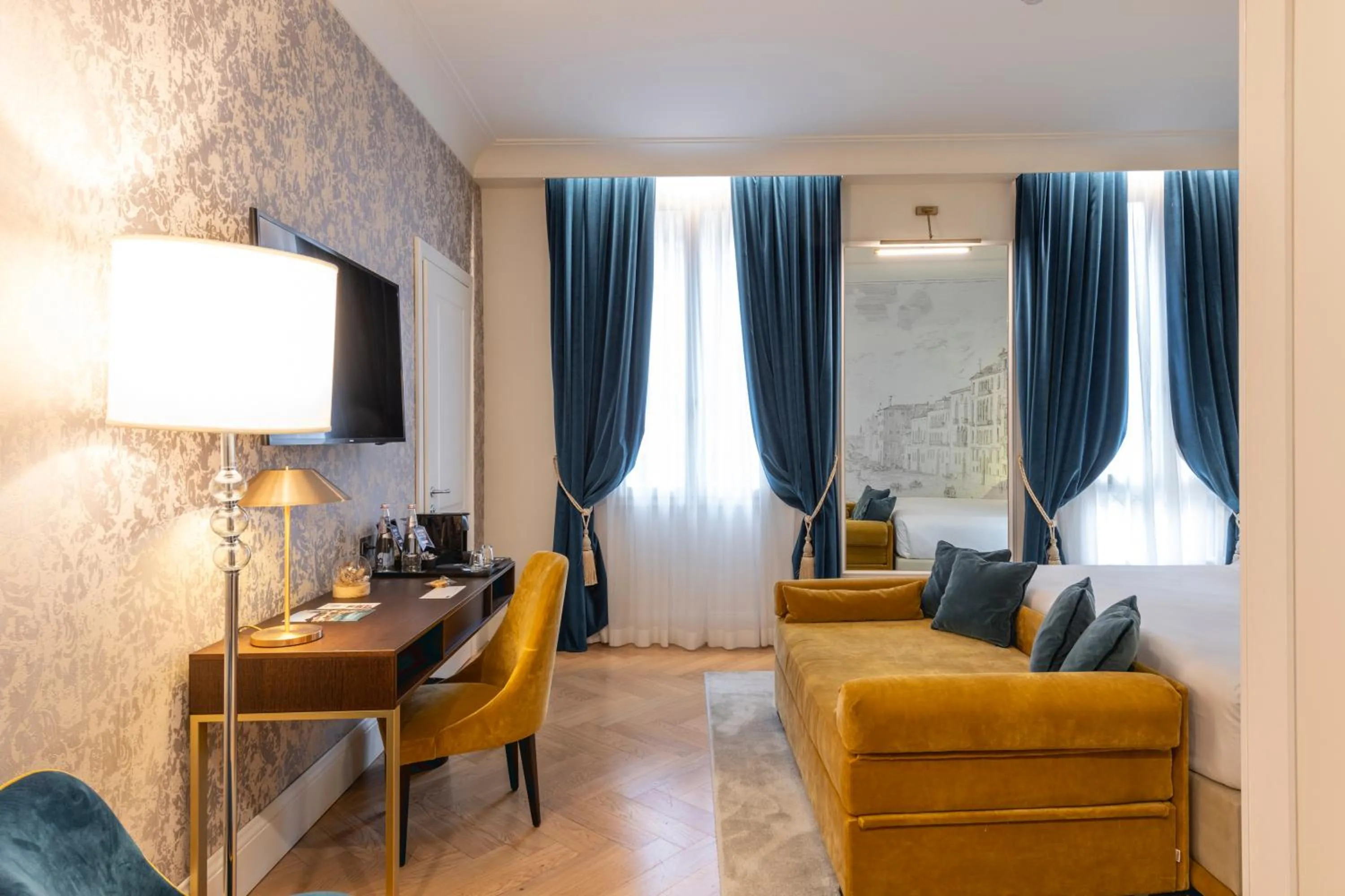 Bedroom in H10 Palazzo Canova