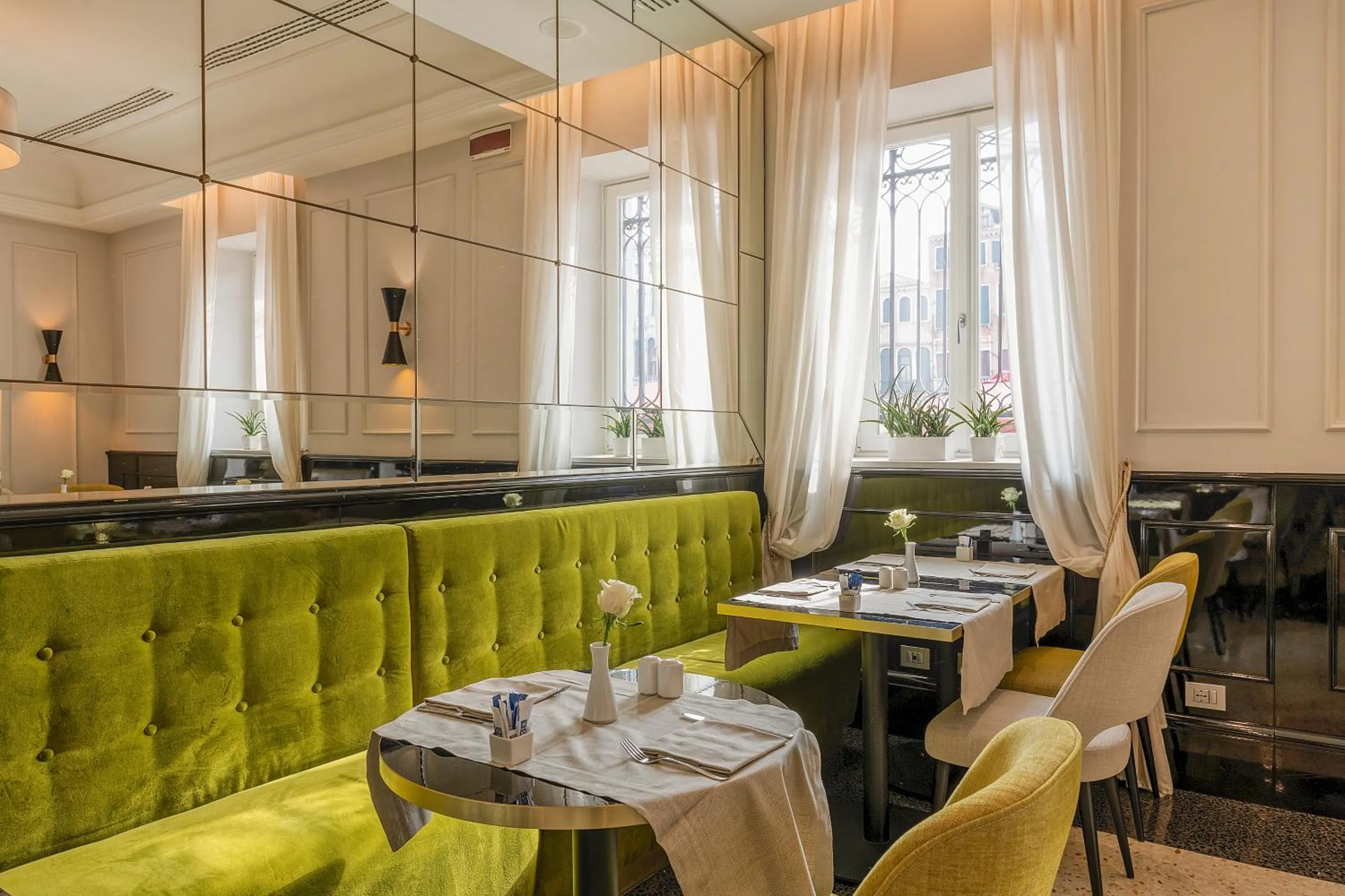 Breakfast in H10 Palazzo Canova