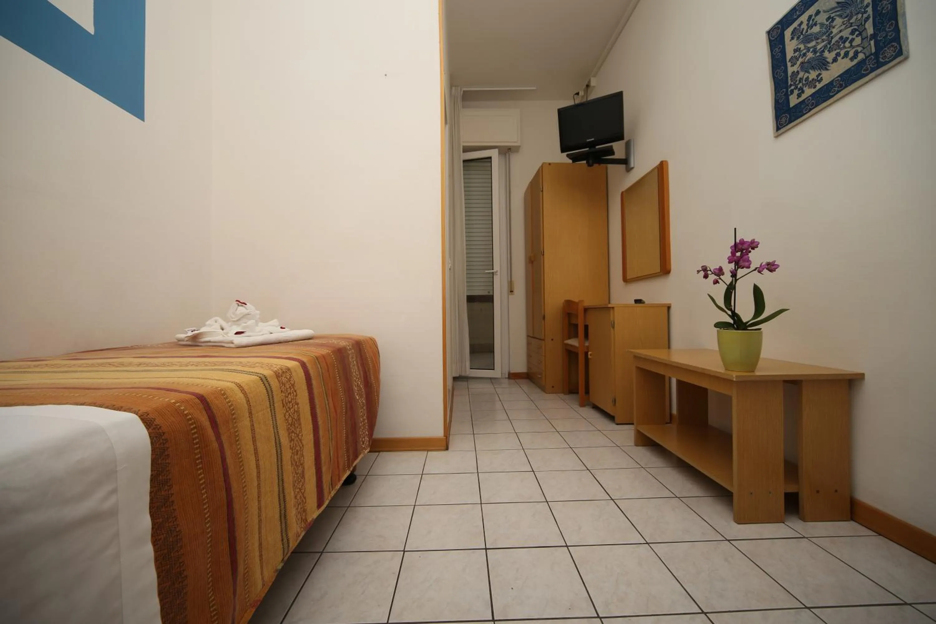 Photo of the whole room in Hotel Lugano