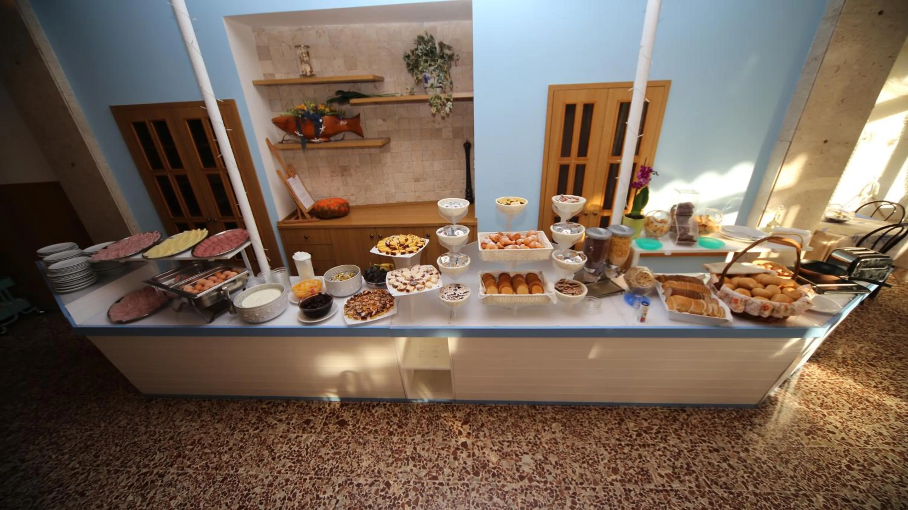 Buffet breakfast in Hotel Lugano