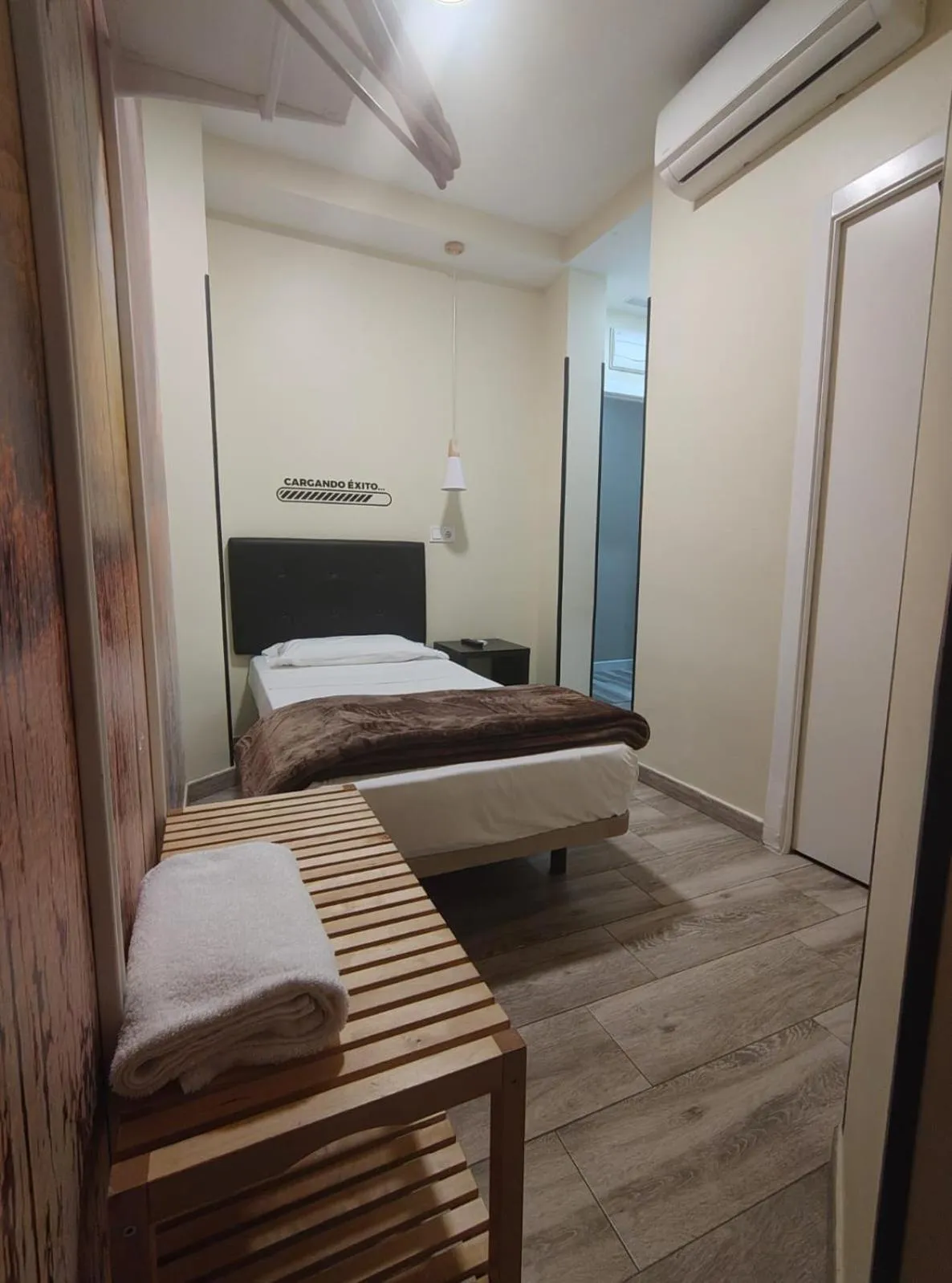 Bed in Hostal JQ Madrid 1