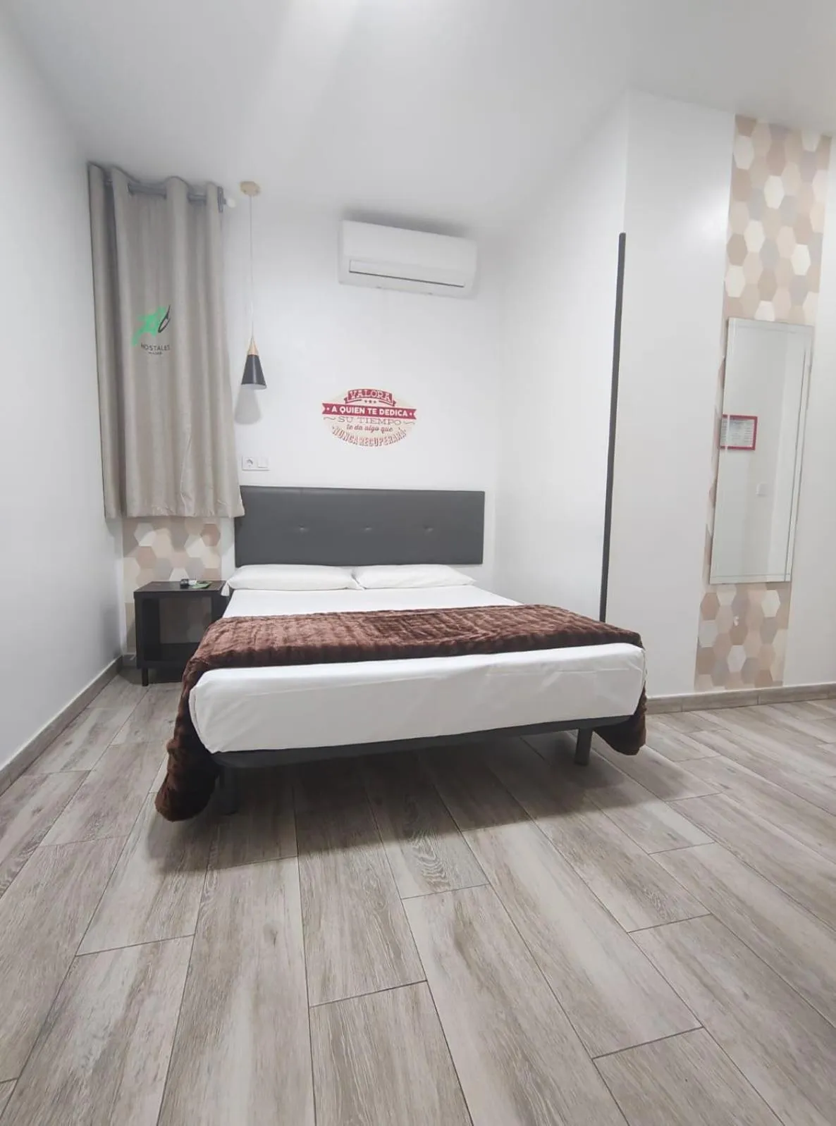 Bed in Hostal JQ Madrid 1