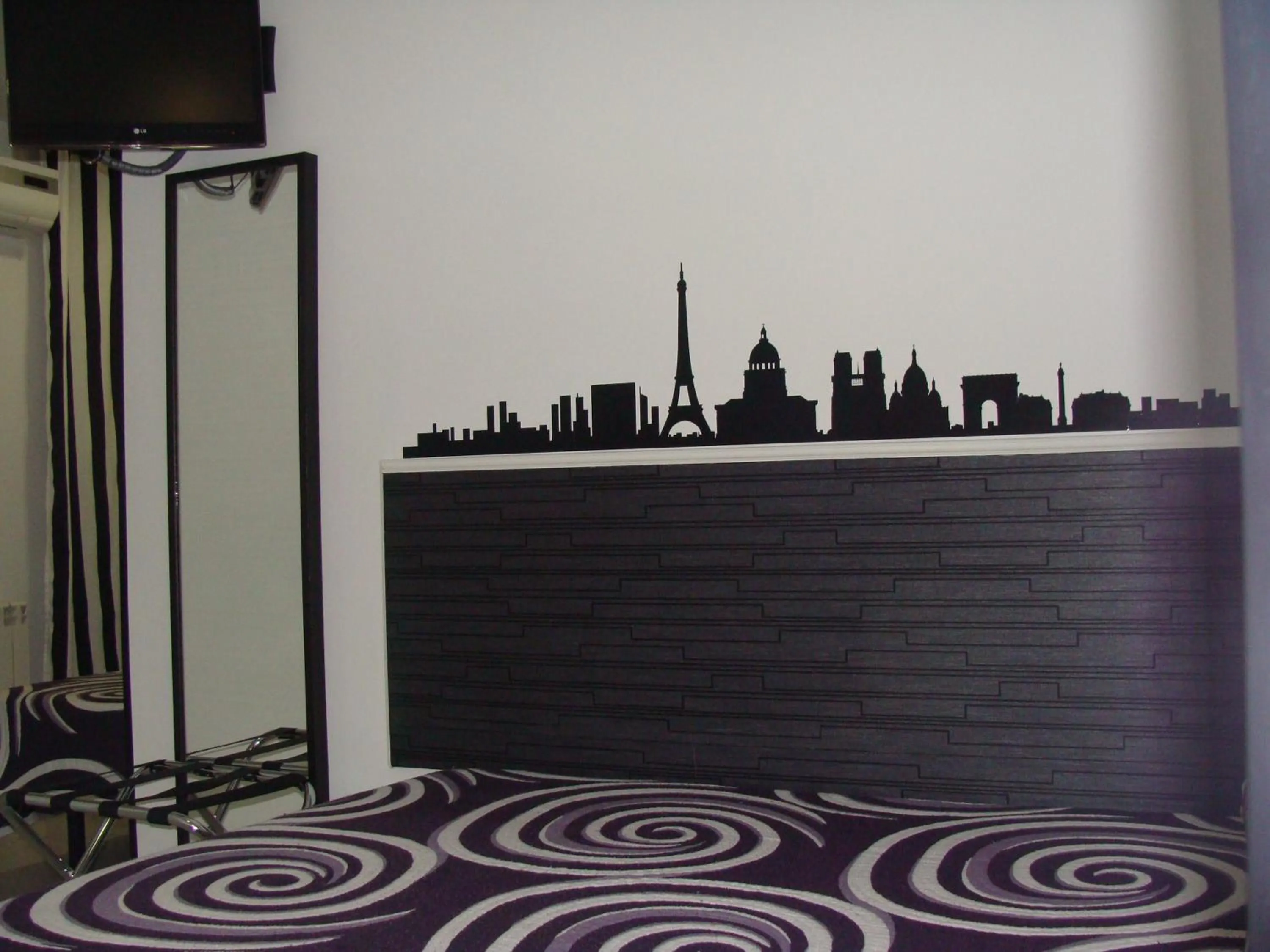 Bed in Hostal JQ Madrid 1