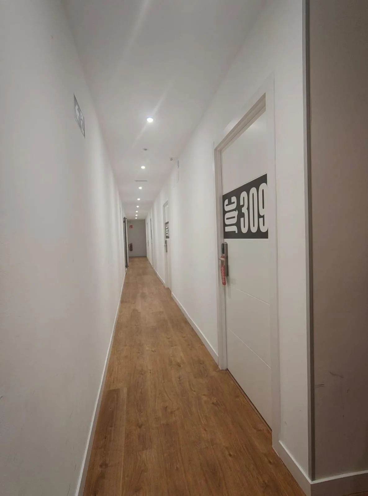 Property logo or sign in Hostal JQ Madrid 1