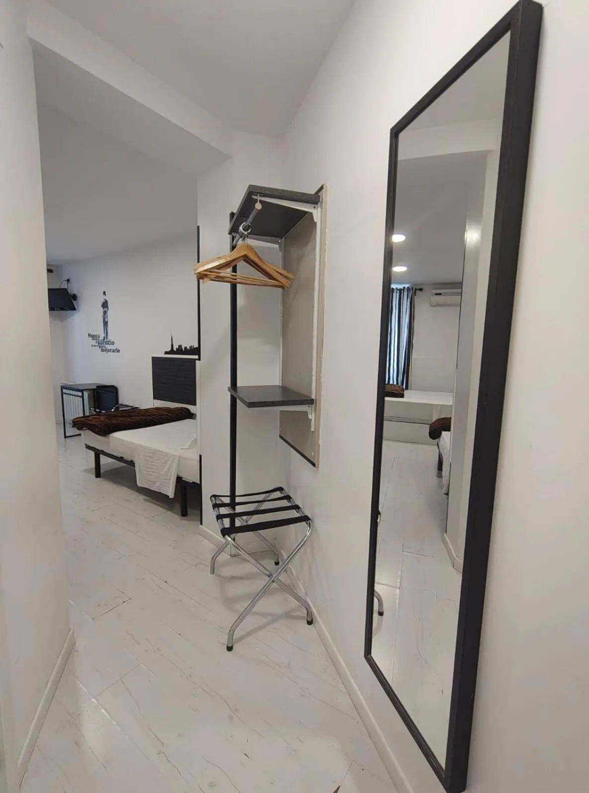 Bedroom in Hostal JQ Madrid 1