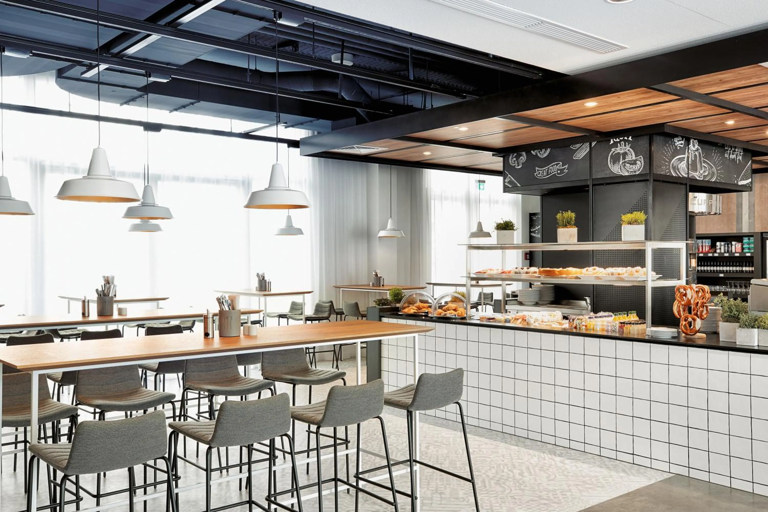 Buffet breakfast in H2 Hotel München Olympiapark