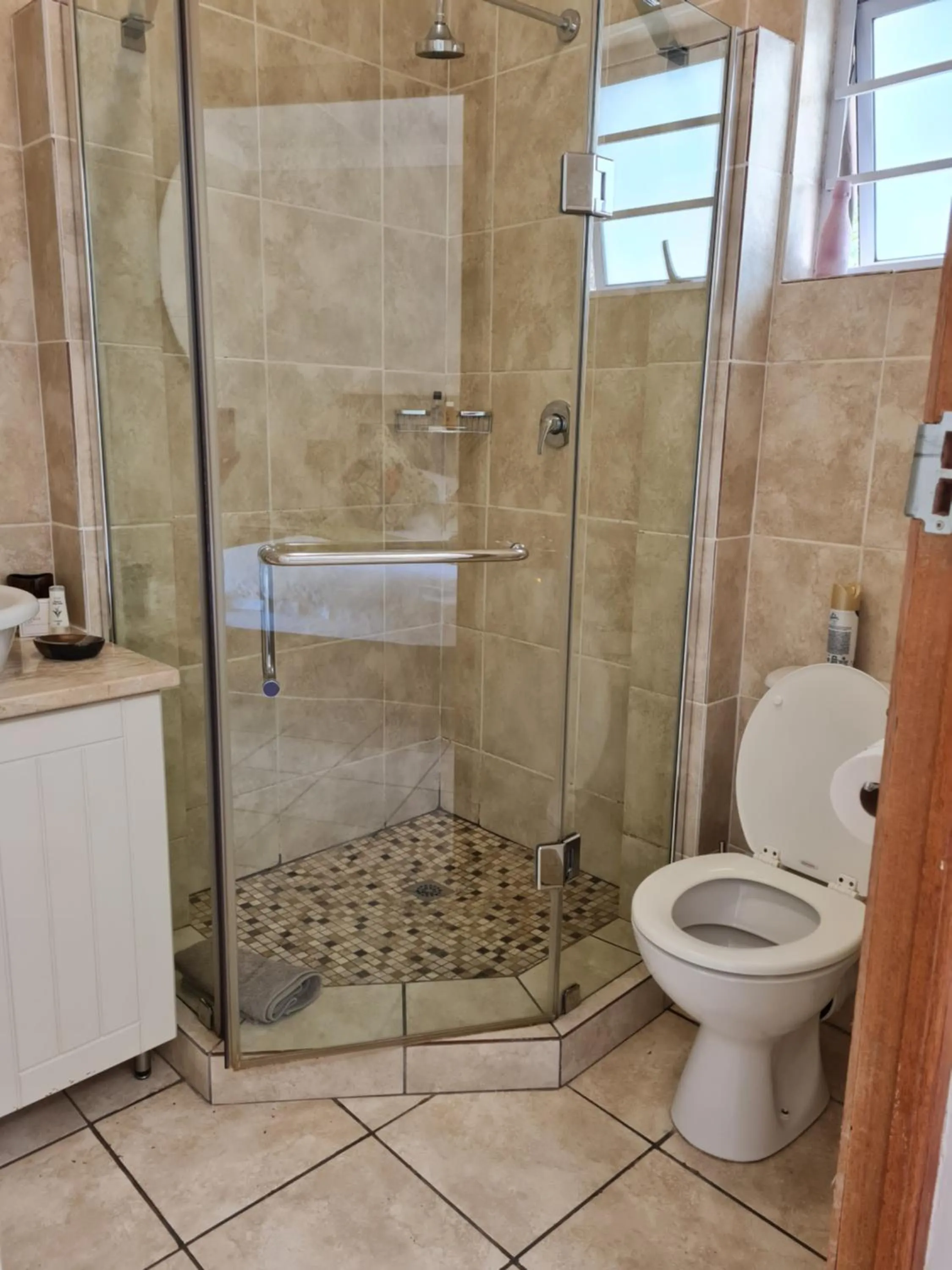 a Dam's View Accommodation