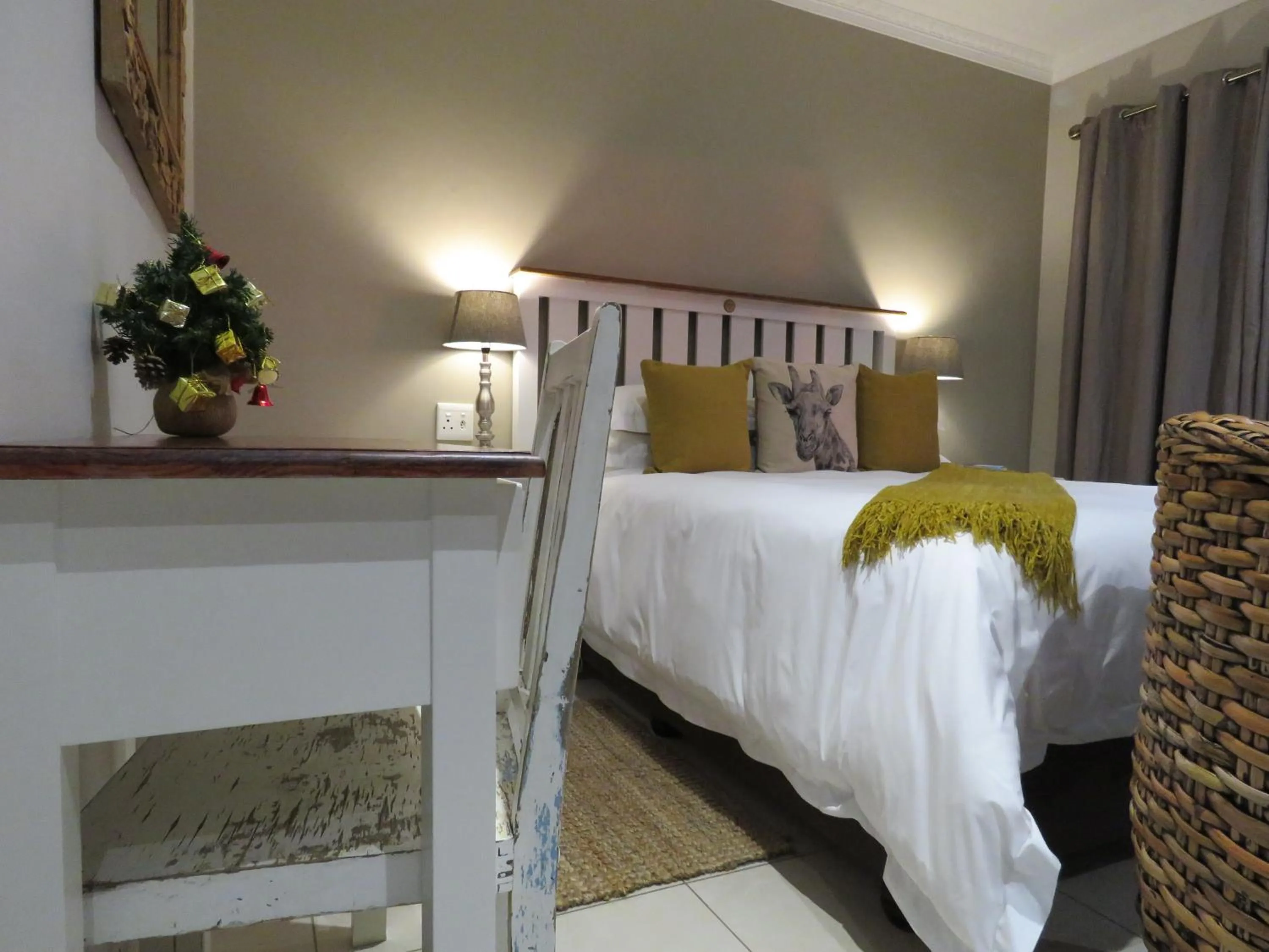 Bed in a Dam's View Accommodation