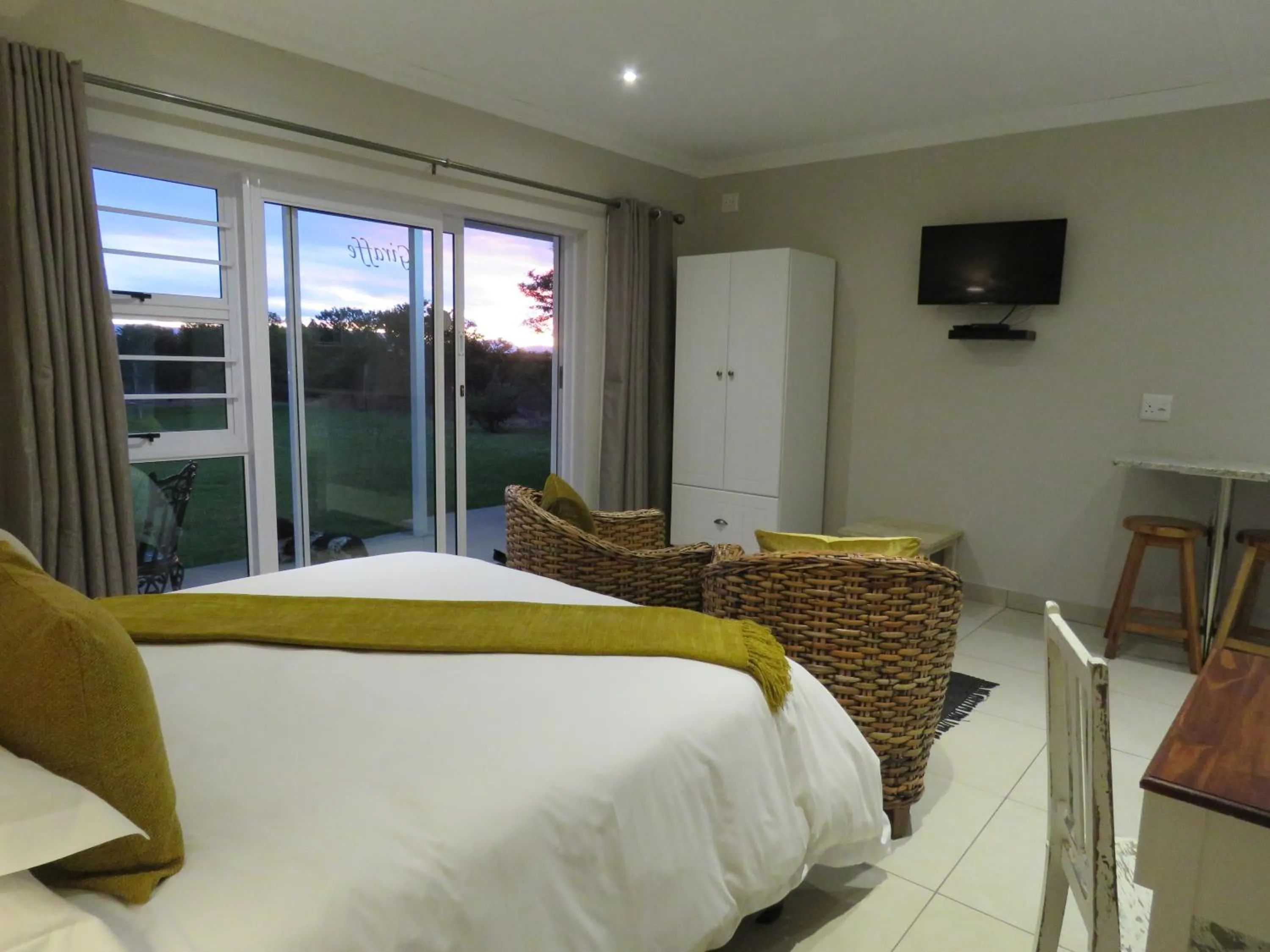 Bed in a Dam's View Accommodation