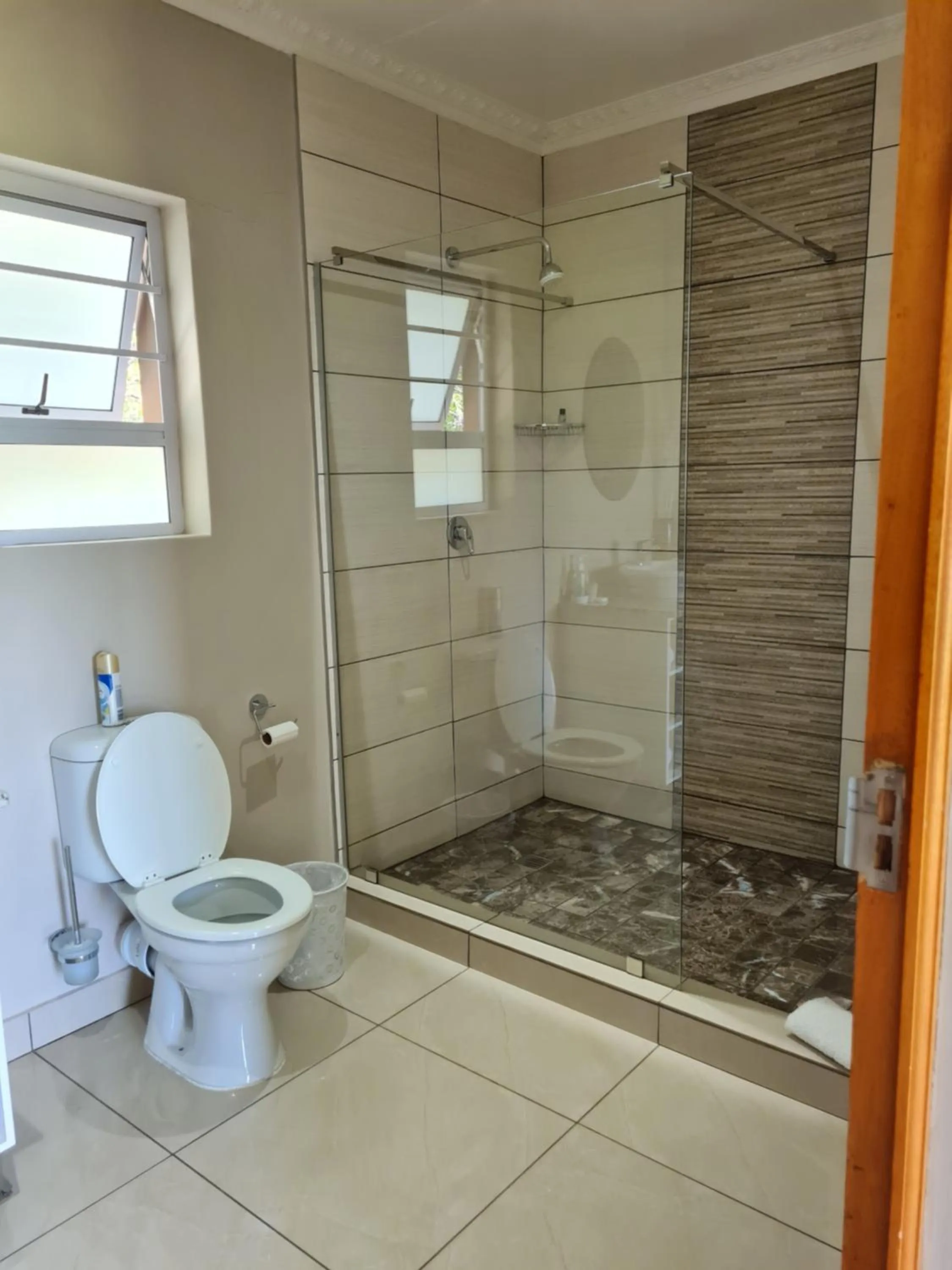 a Dam's View Accommodation