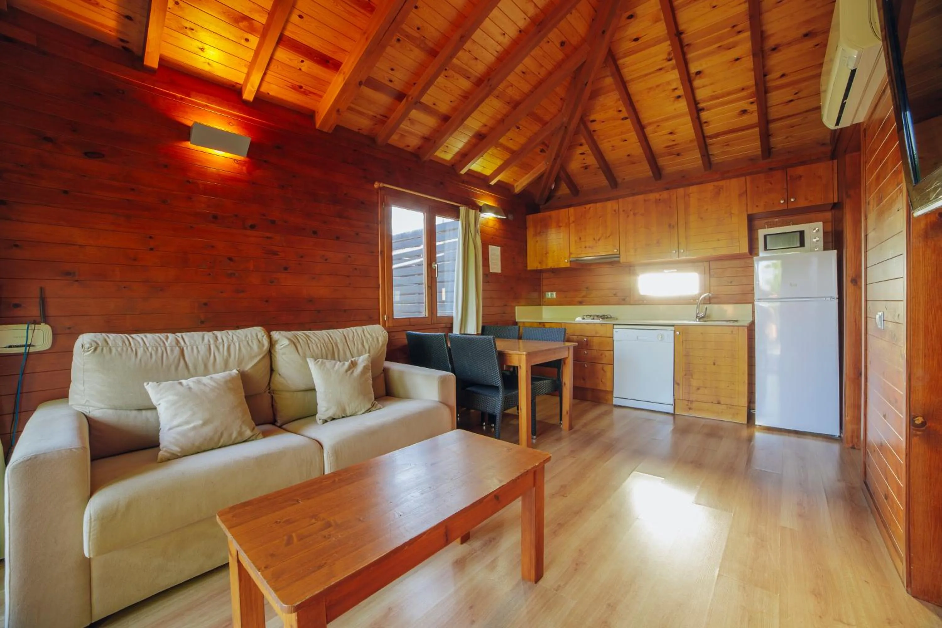 Dining area in Alannia Costa Blanca