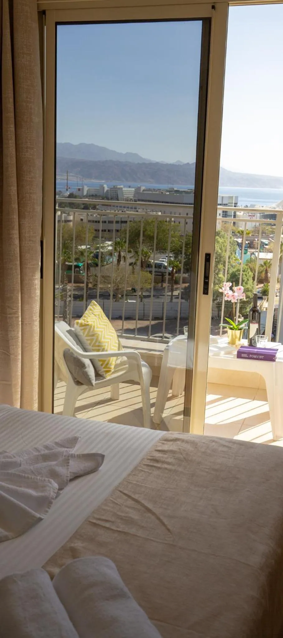 Photo of the whole room, Bed in Motel Aviv