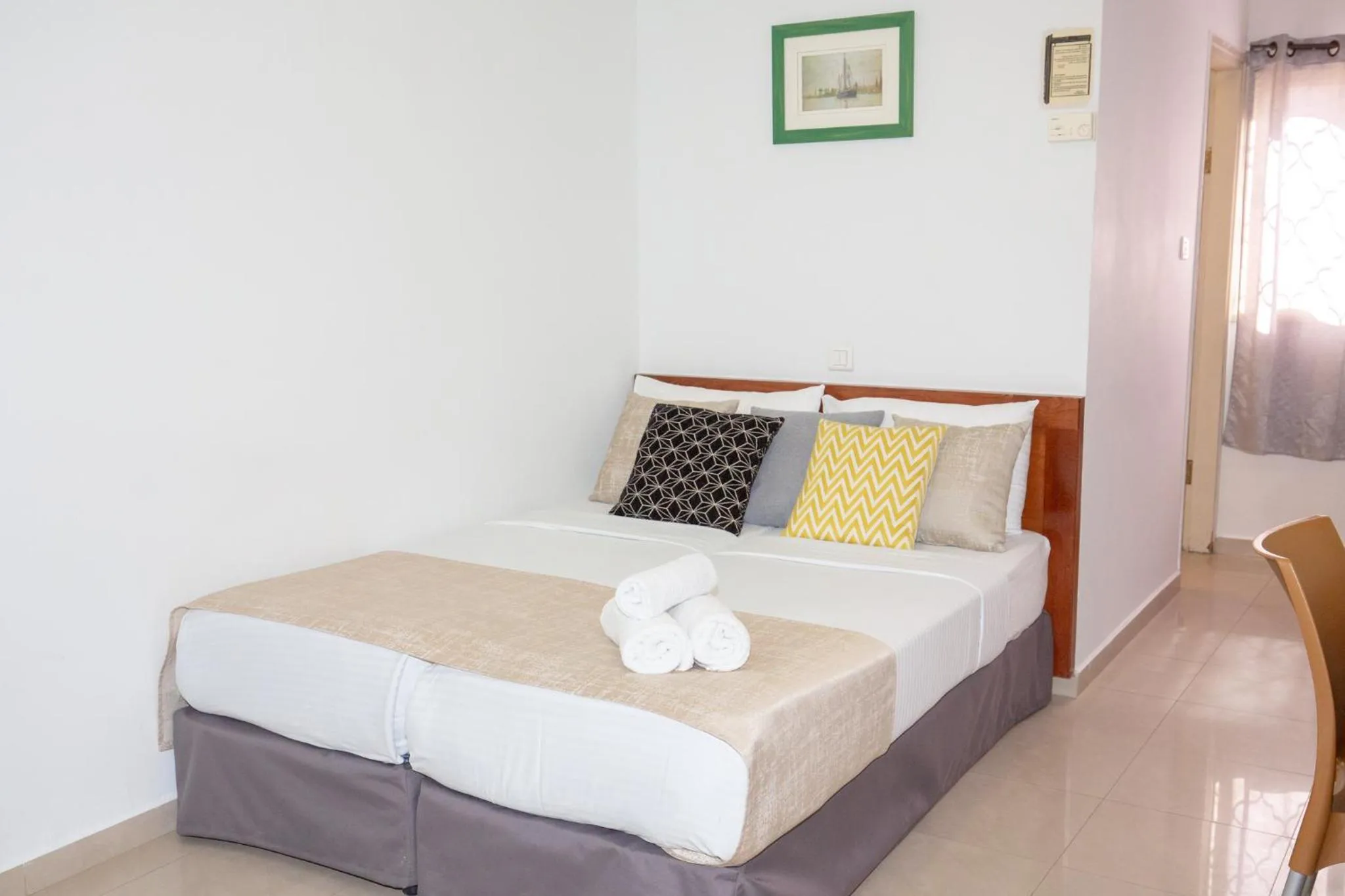 Photo of the whole room, Bed in Motel Aviv