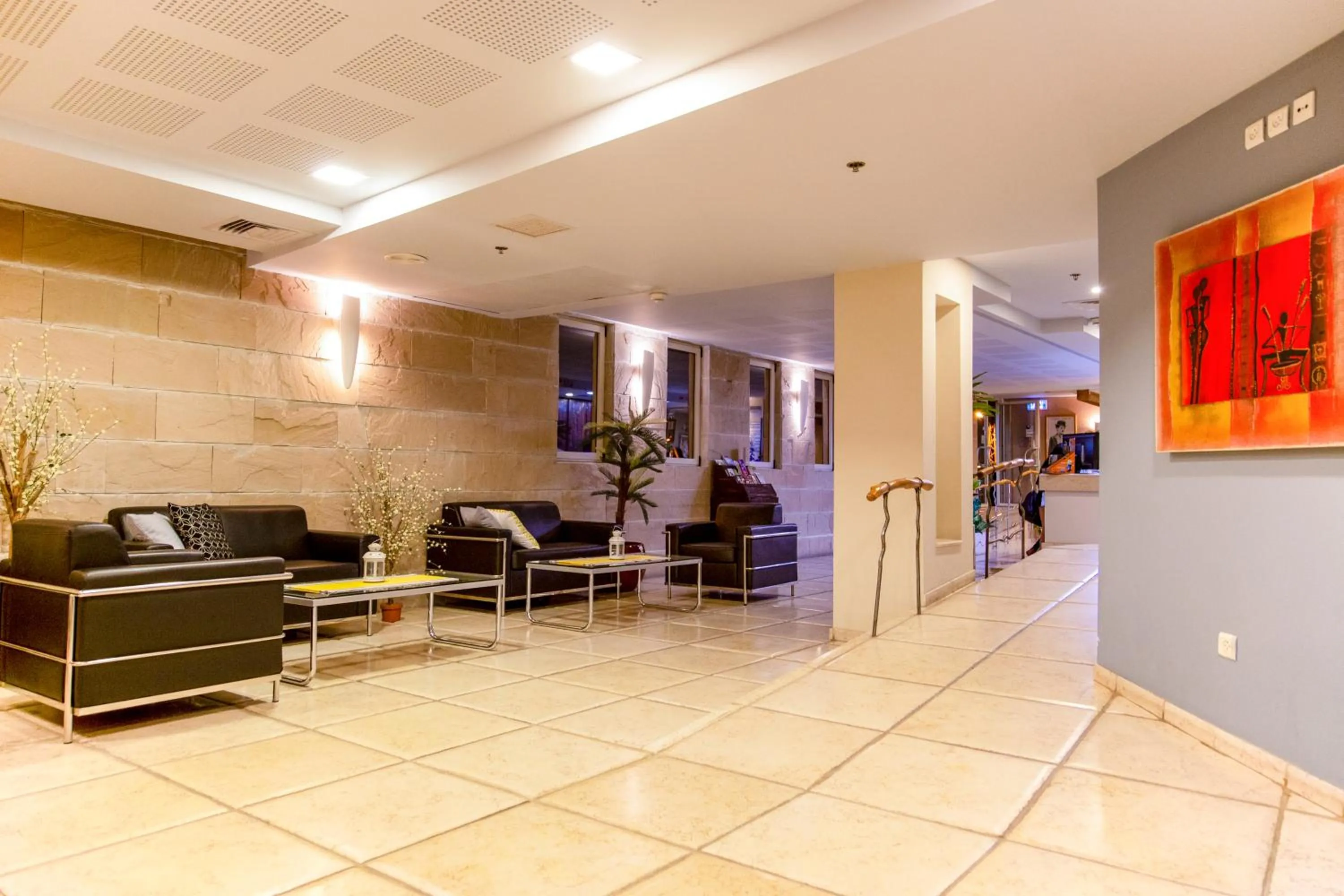 Communal lounge/ TV room in Motel Aviv