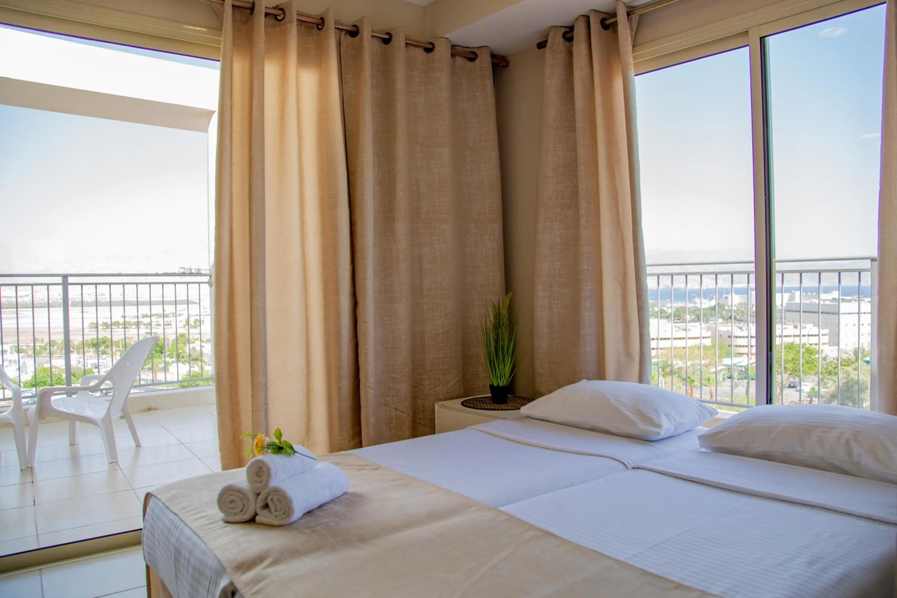 City view, Bed in Motel Aviv