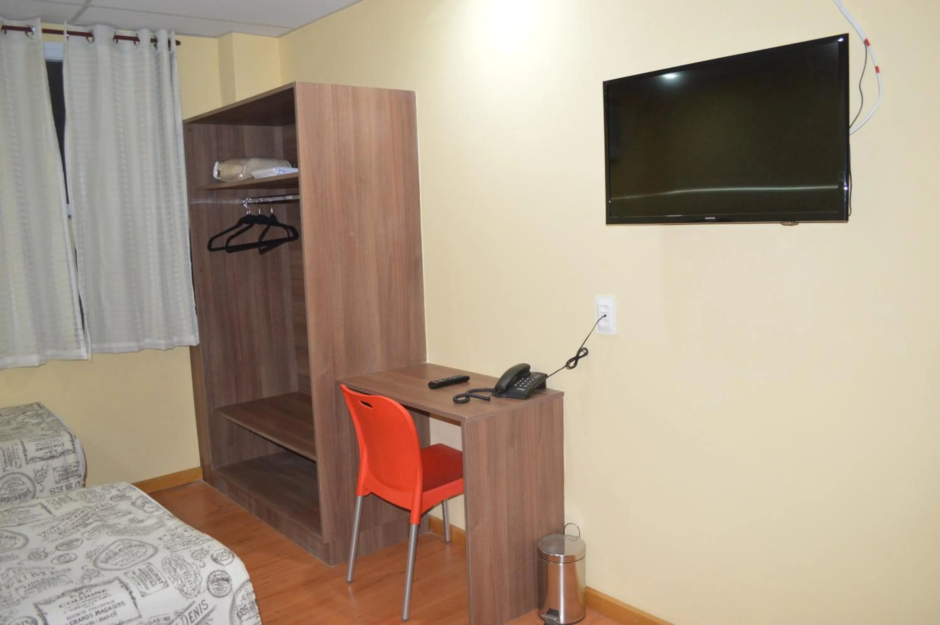 Bed in Hotel La Costa - Adults Only