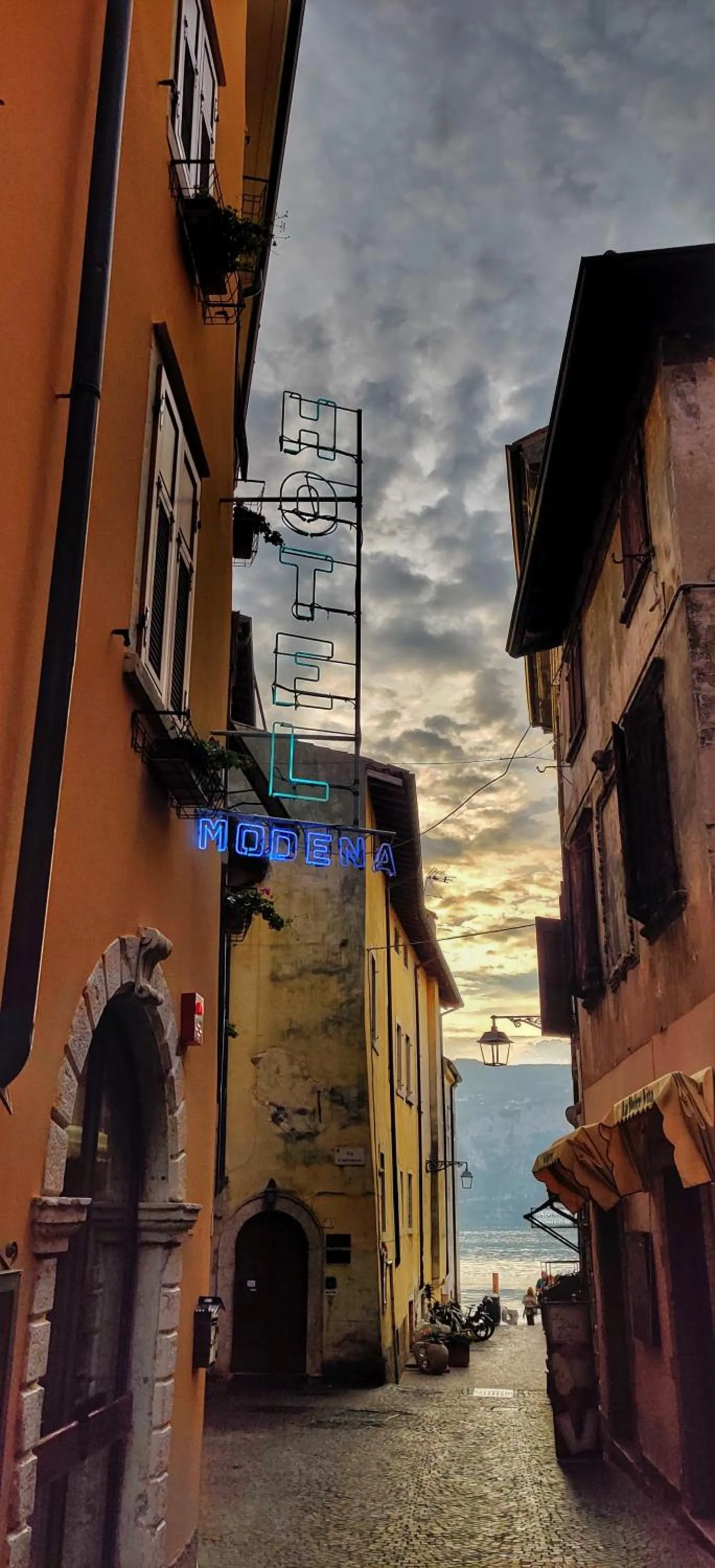 Lake view in Hotel Modena old town