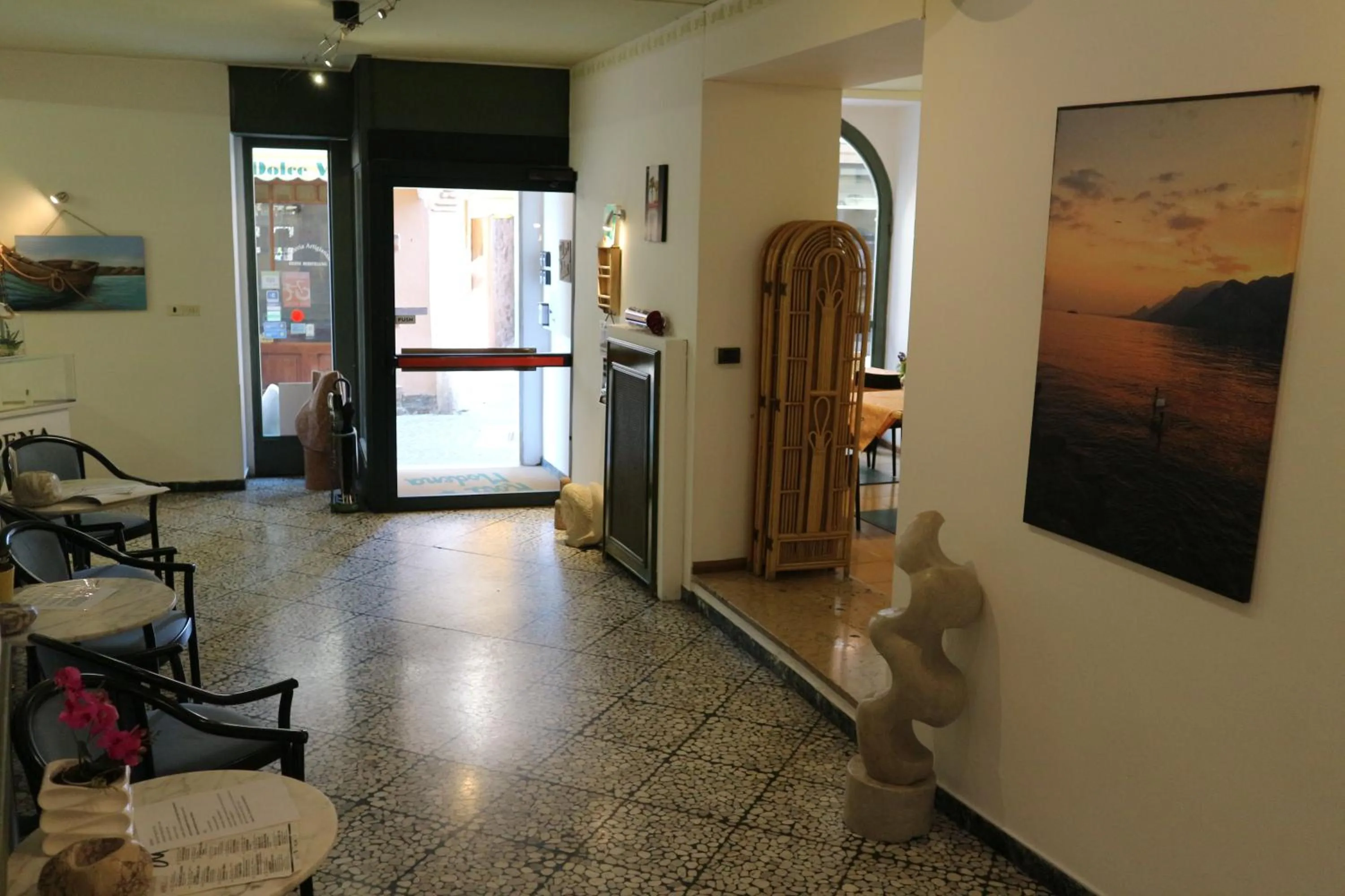 Lobby or reception in Hotel Modena old town