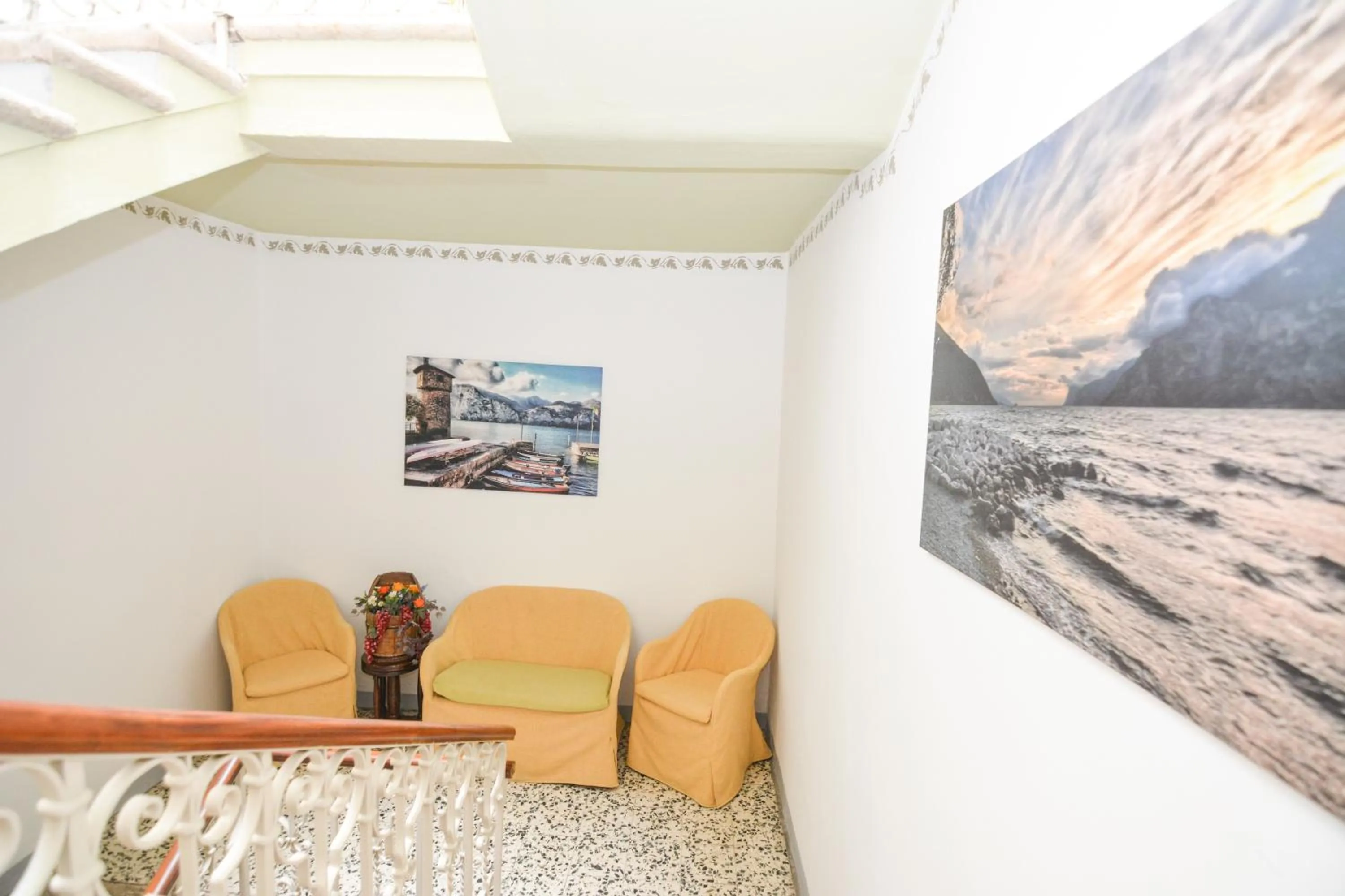 Lobby or reception in Hotel Modena old town