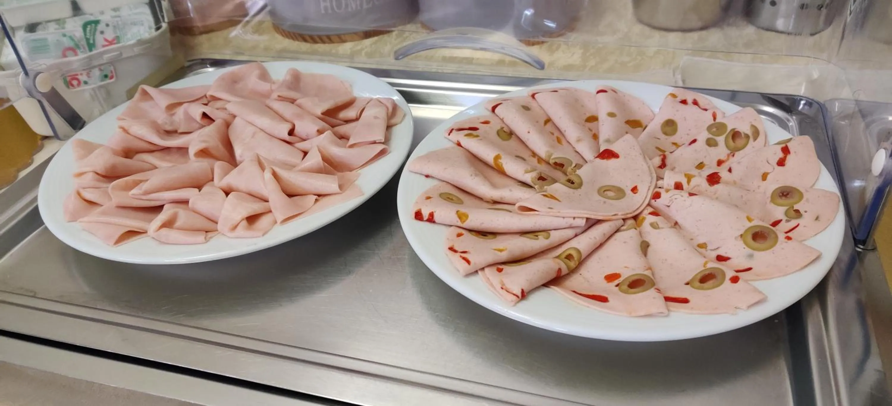 Continental breakfast in Hotel Modena old town