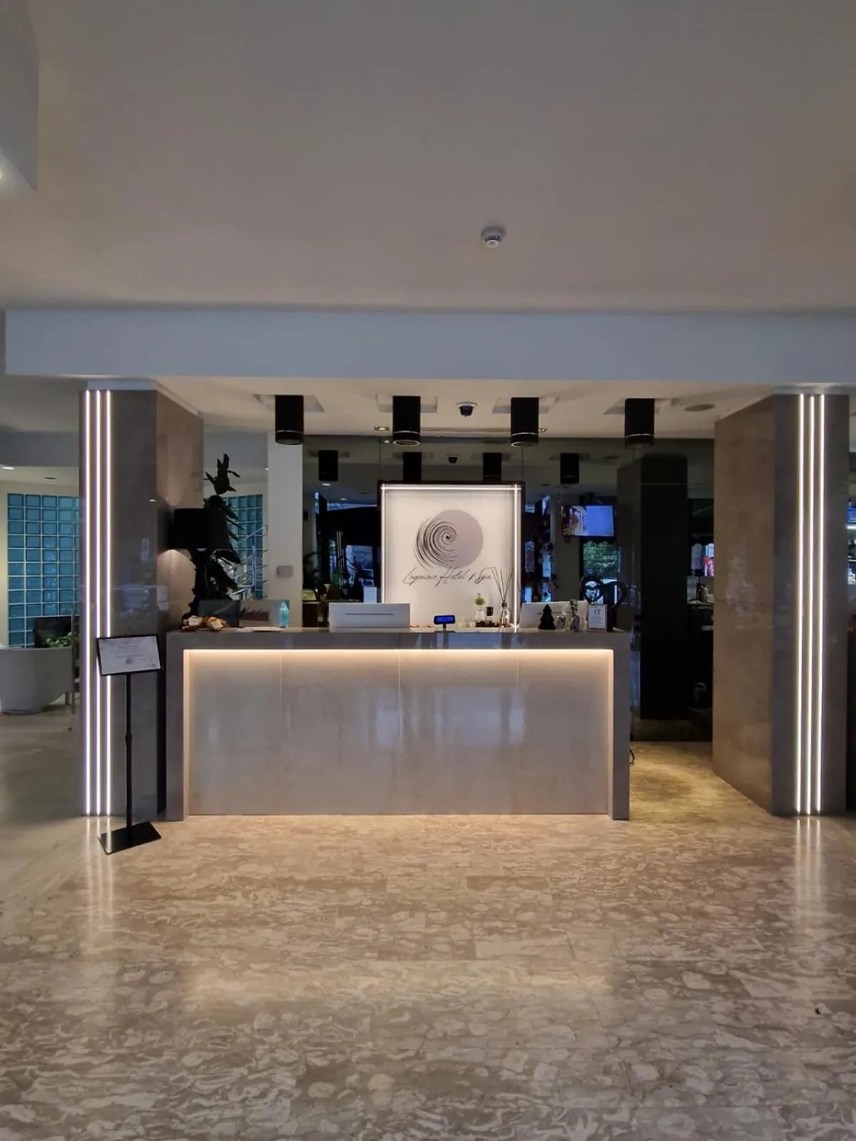 Lobby or reception in Hotel Logonovo