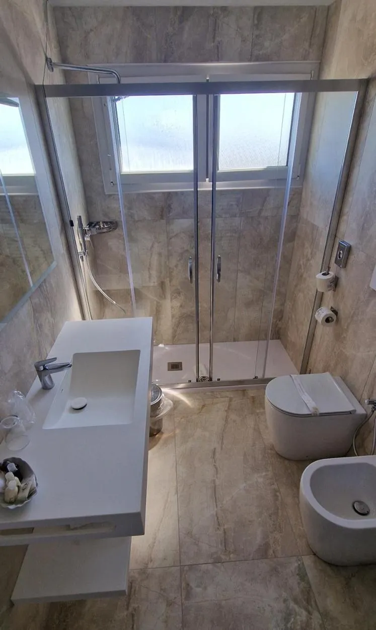 Shower in Hotel Logonovo