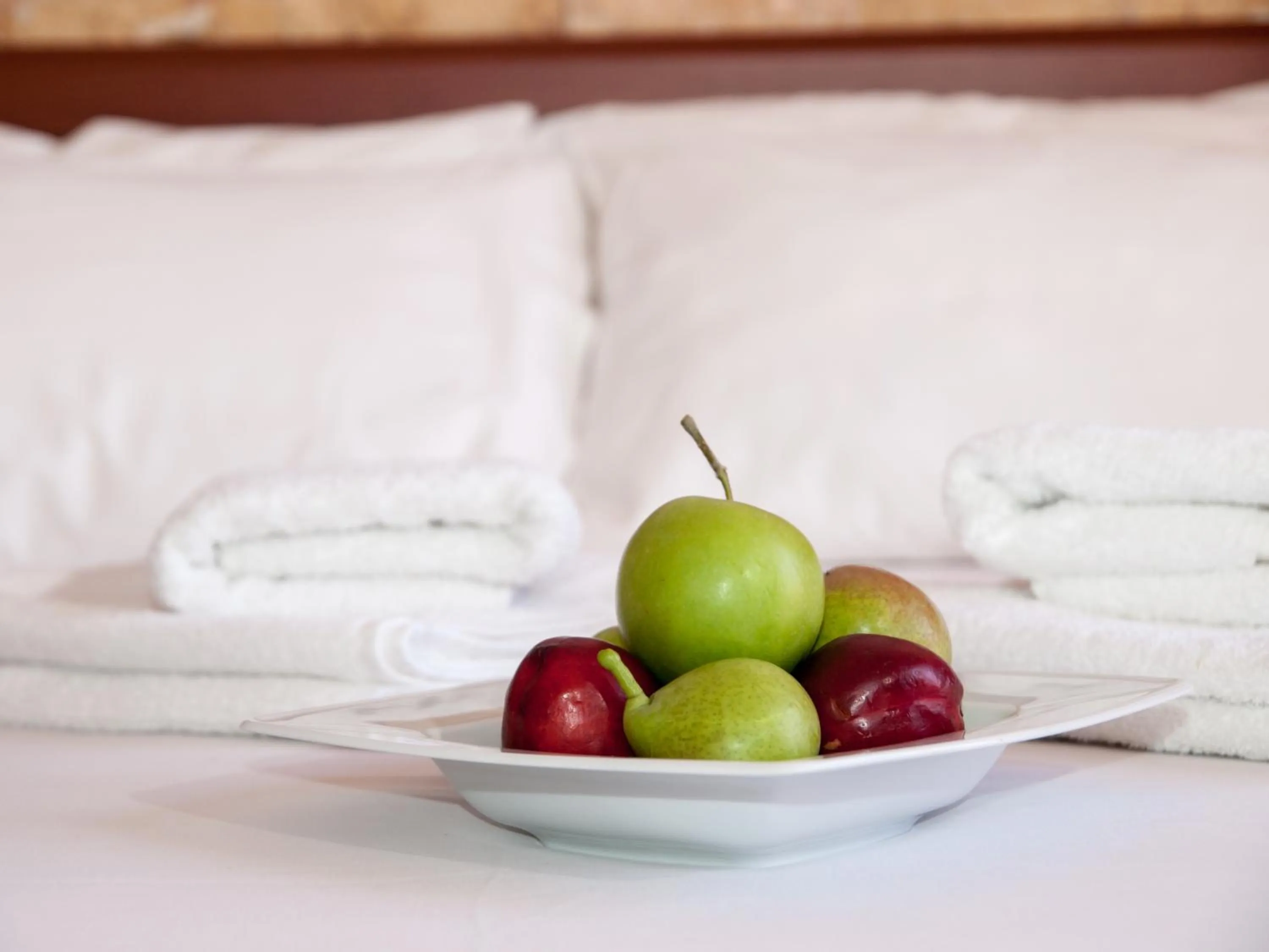 American breakfast, Bed in Astromeria