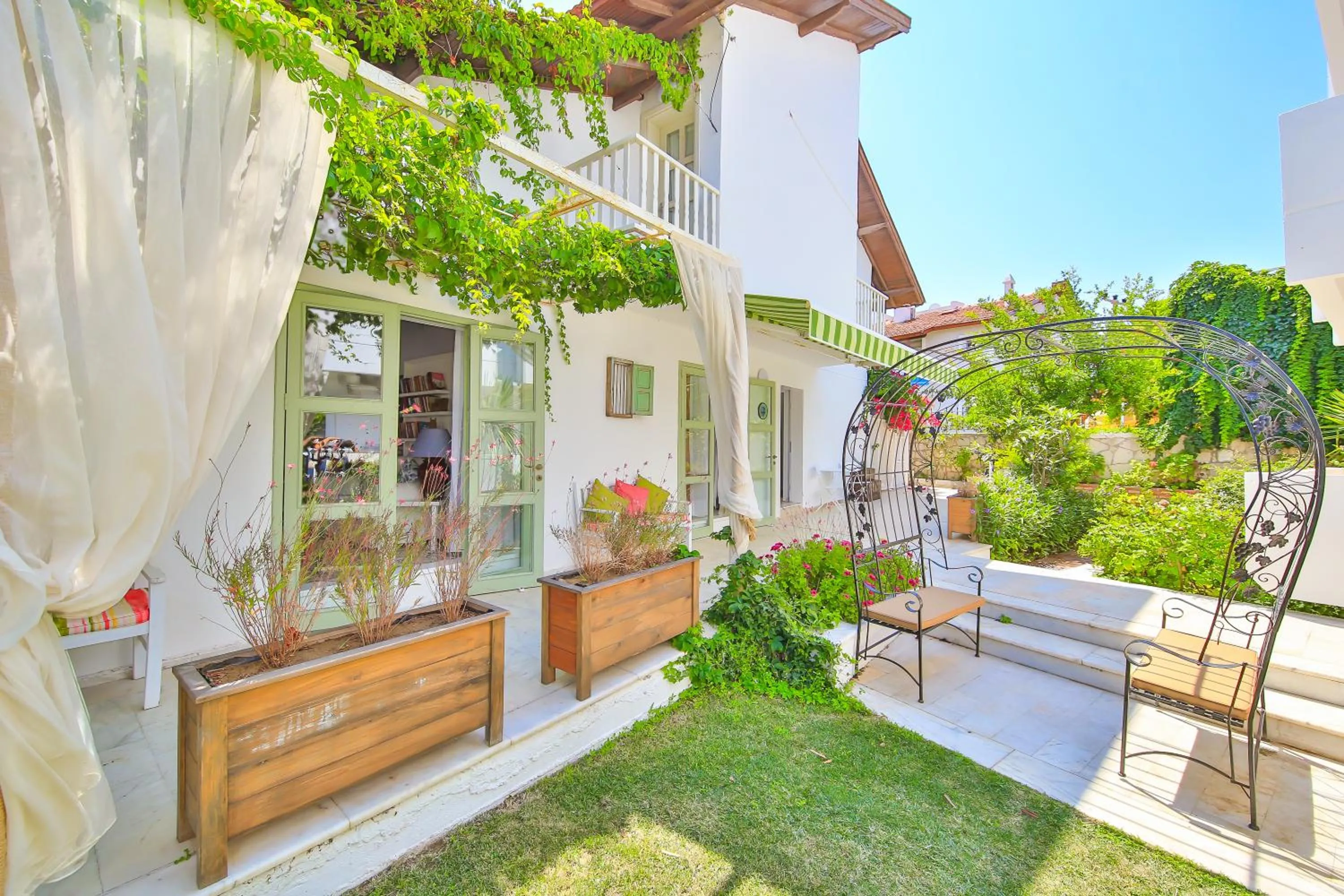 Property building in Palas Ilıca