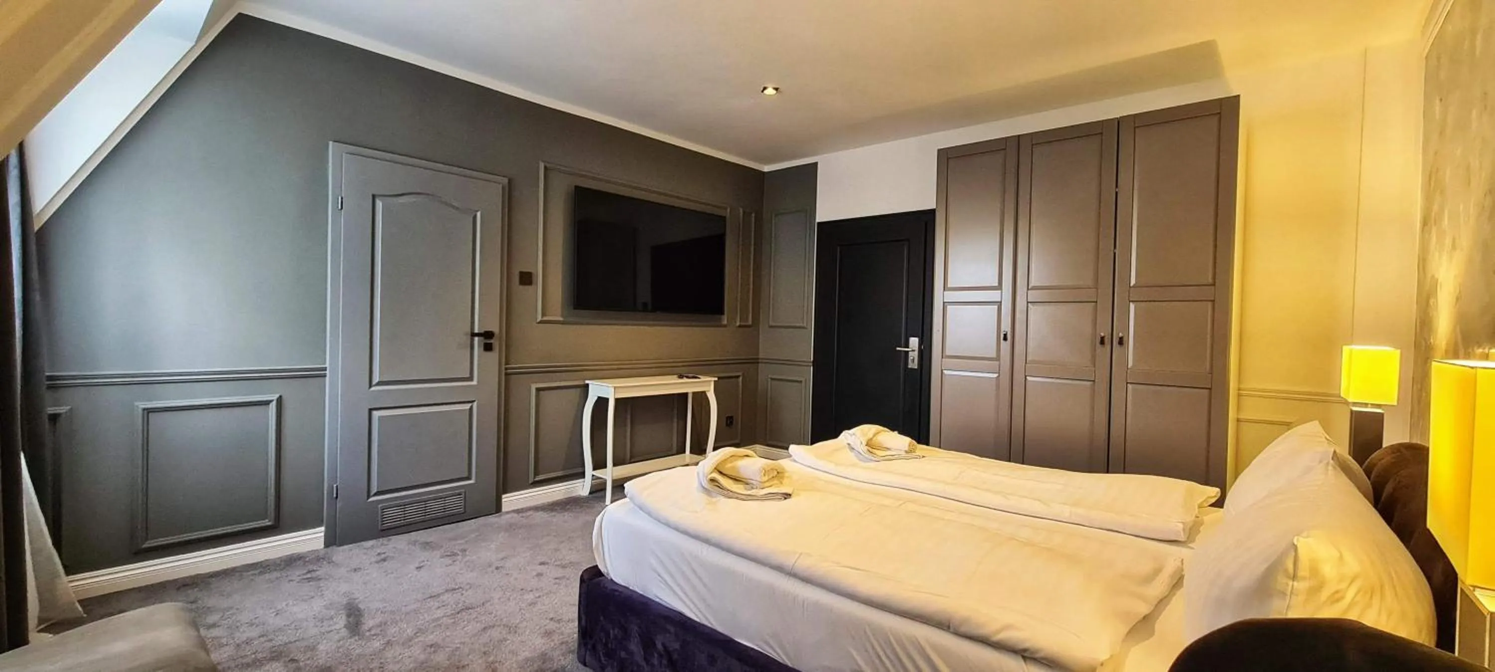 Bed in Monte Carlo Boutique Hotel