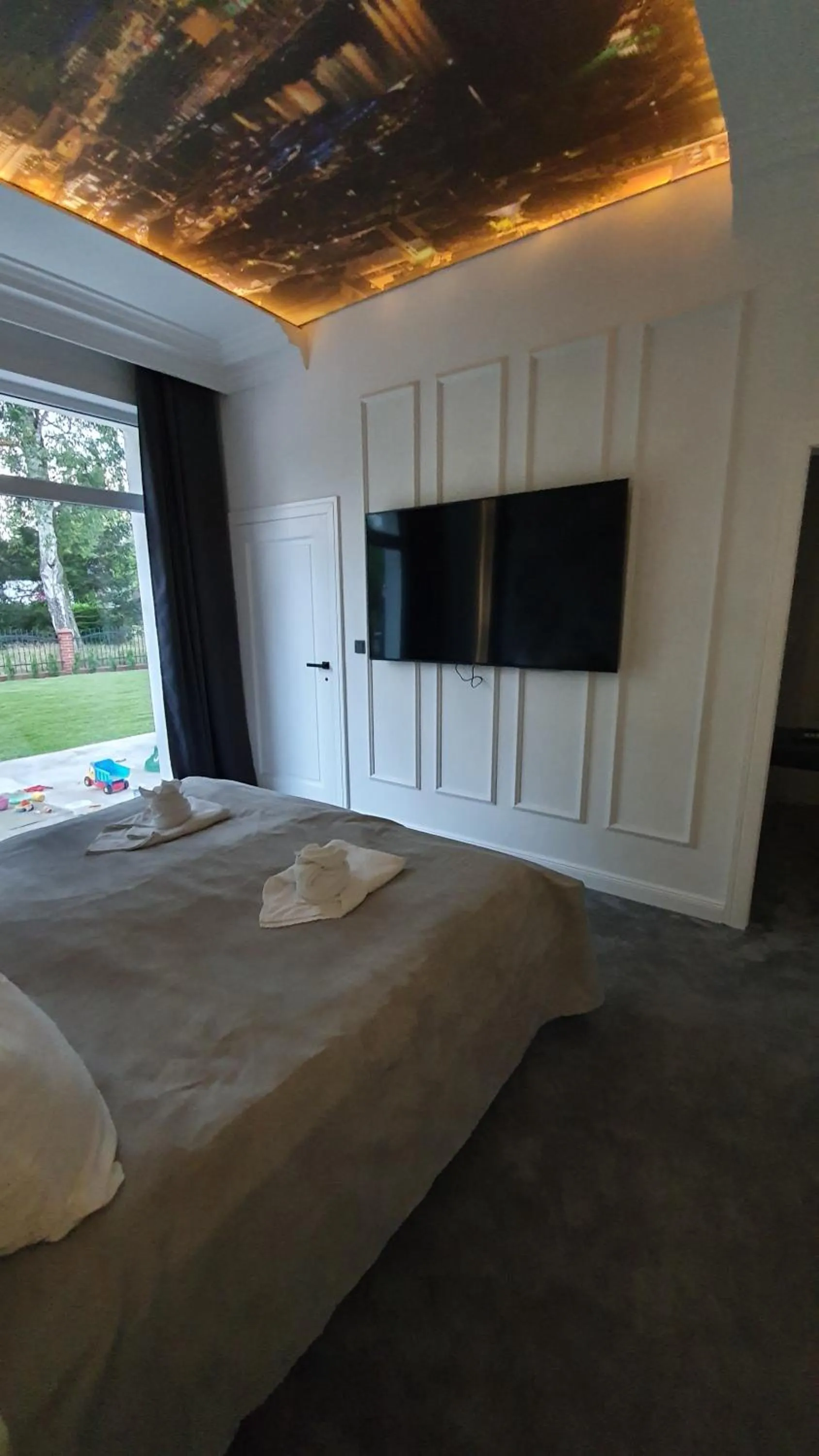 Bed in Monte Carlo Boutique Hotel