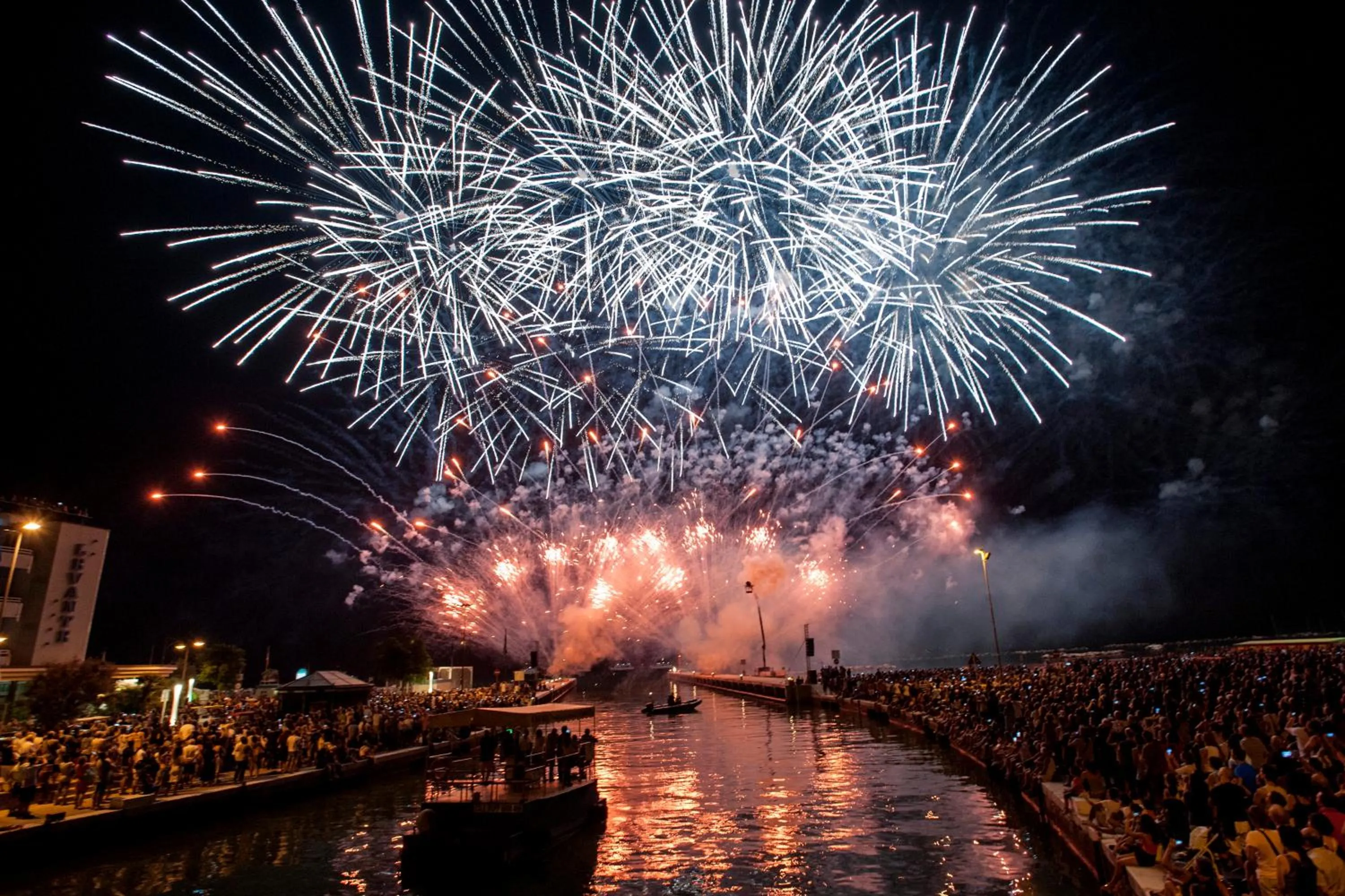 Evening entertainment in Albergo Villa Lucia