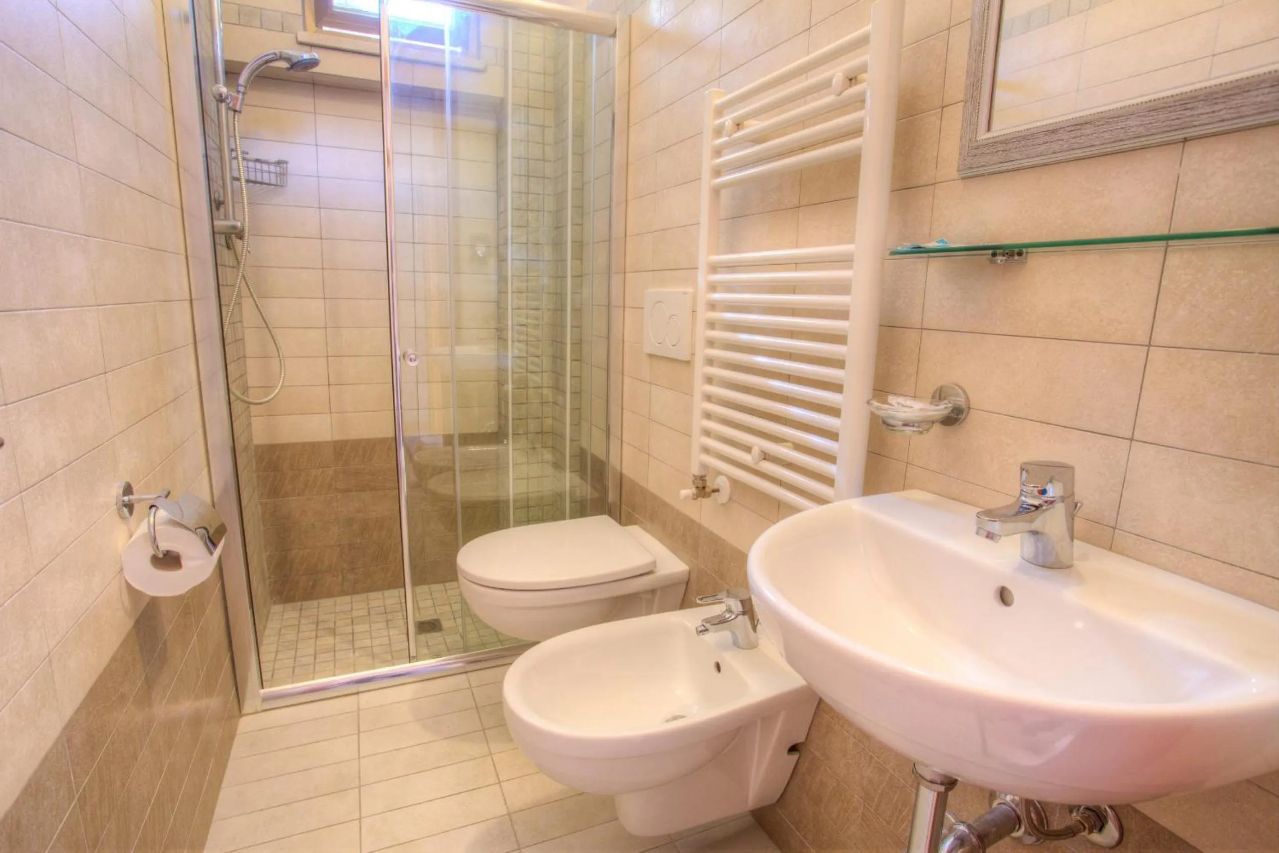 Shower in Albergo Villa Lucia