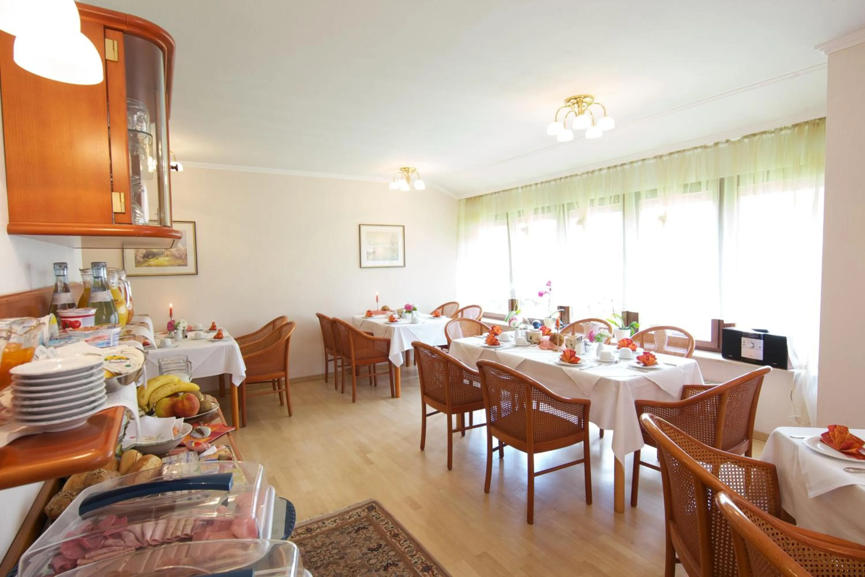 Restaurant/places to eat in Hotel Reinhardtshof Garni
