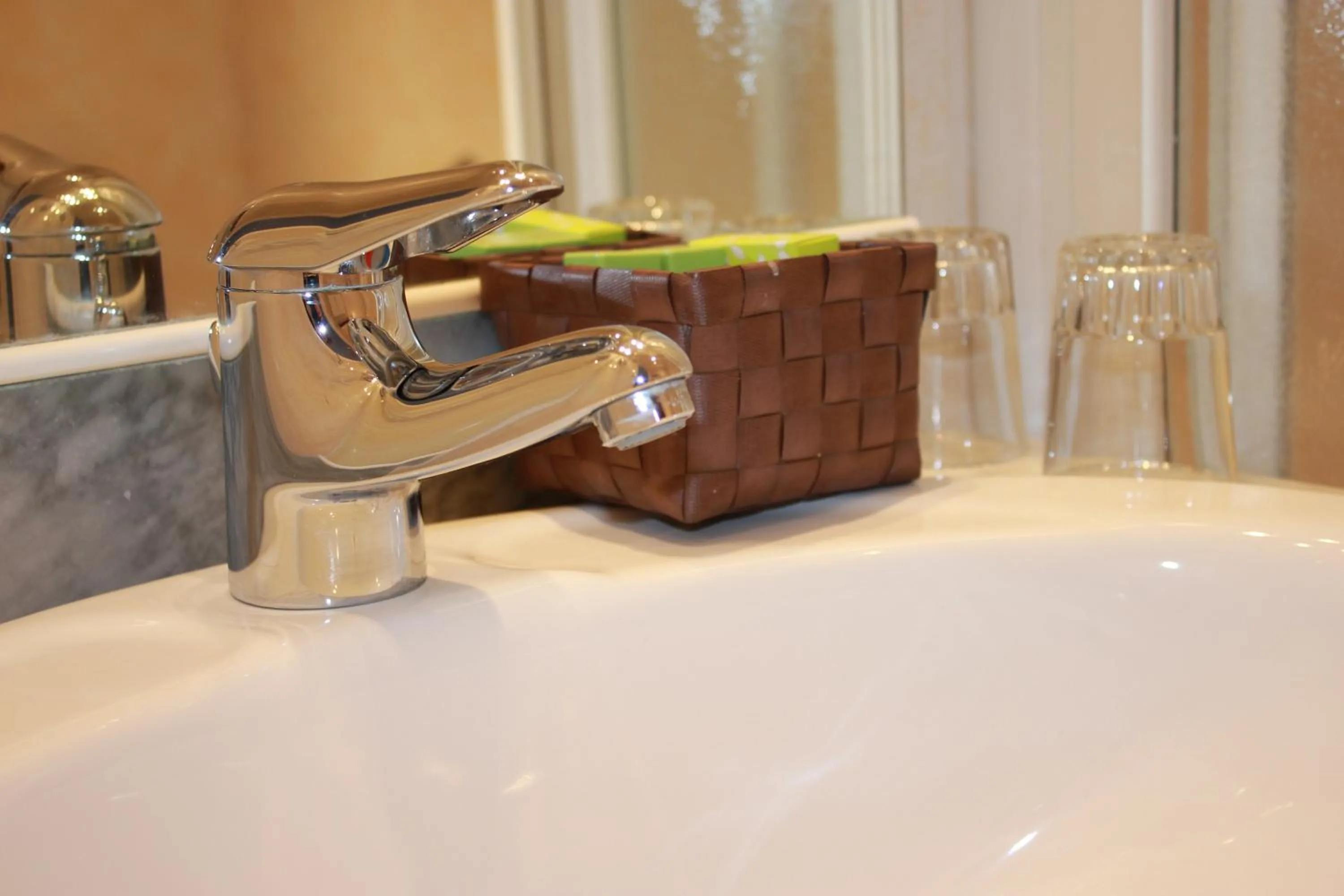 Shower in Hôtel Restaurant le Panorama