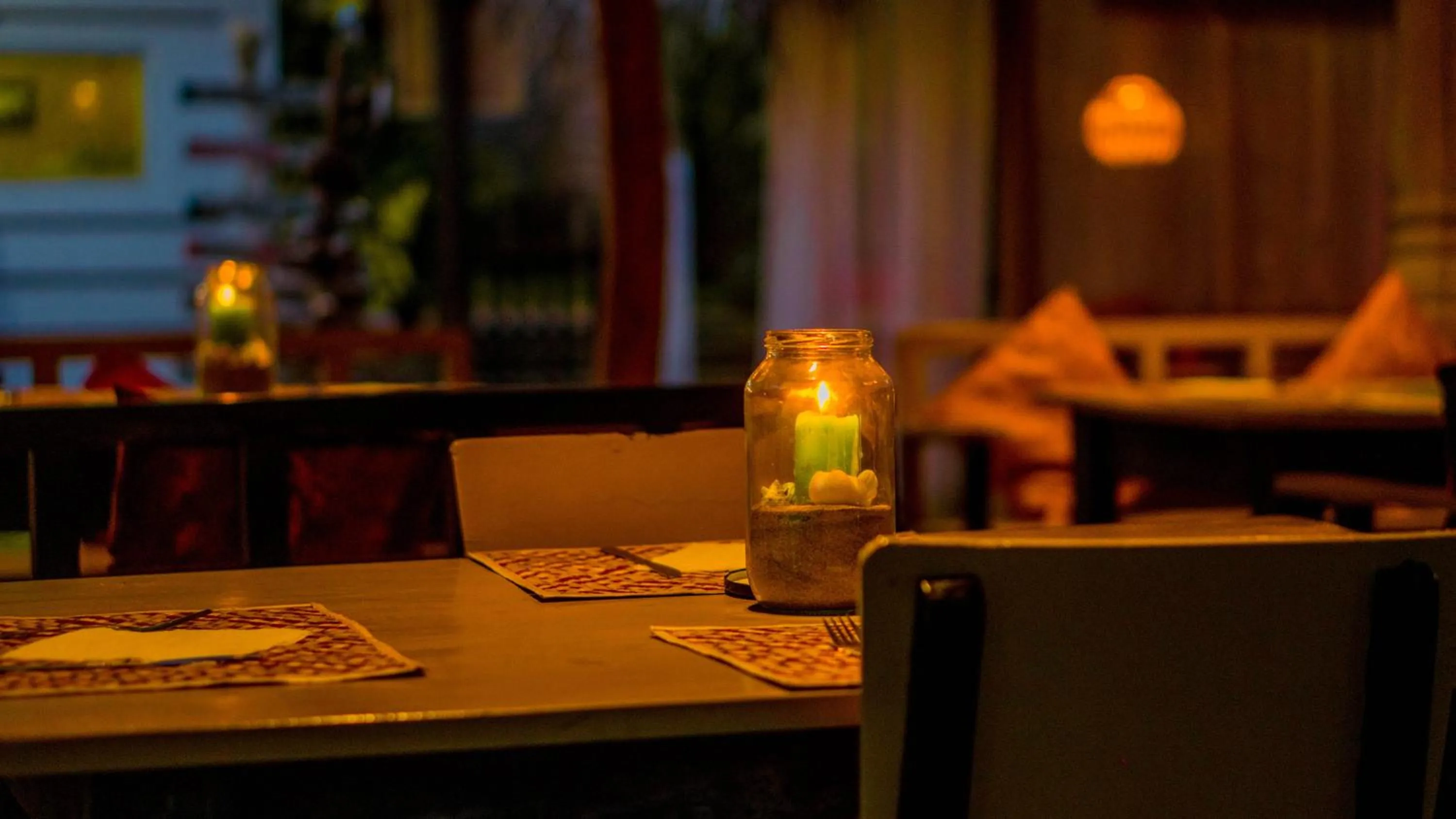 Restaurant/places to eat in Lala's Place